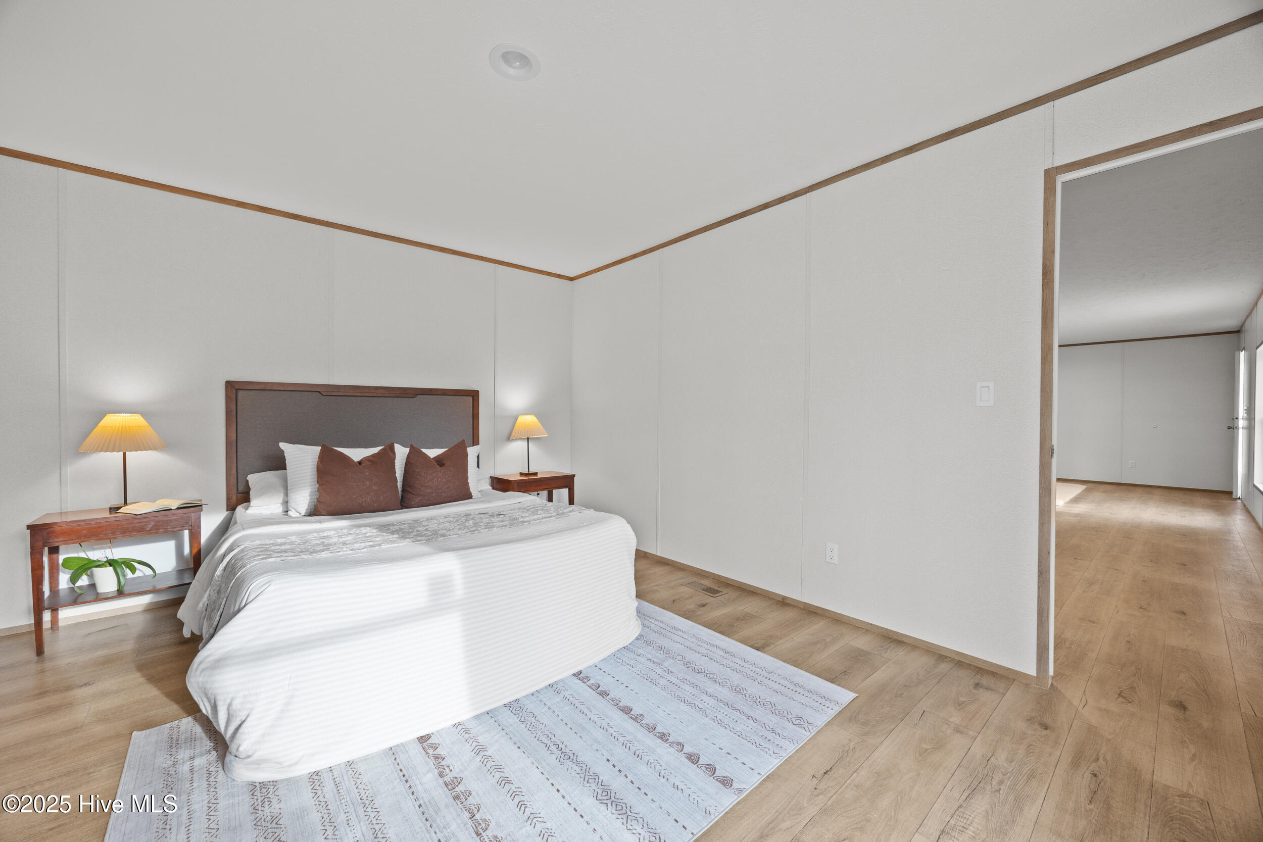 100546833 | Photo 17