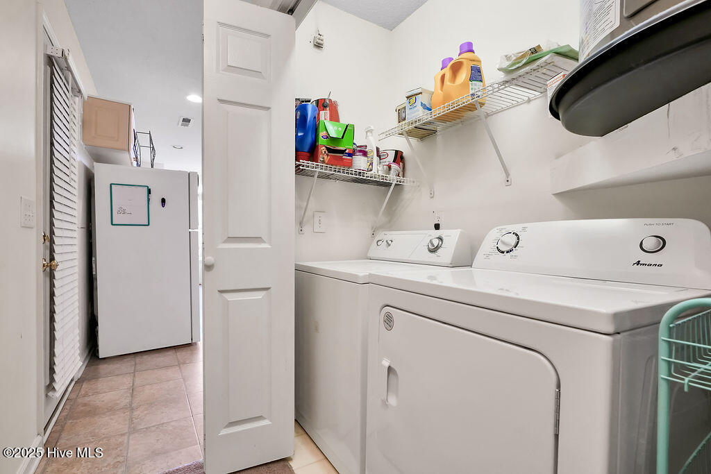 100536074 | Photo 12