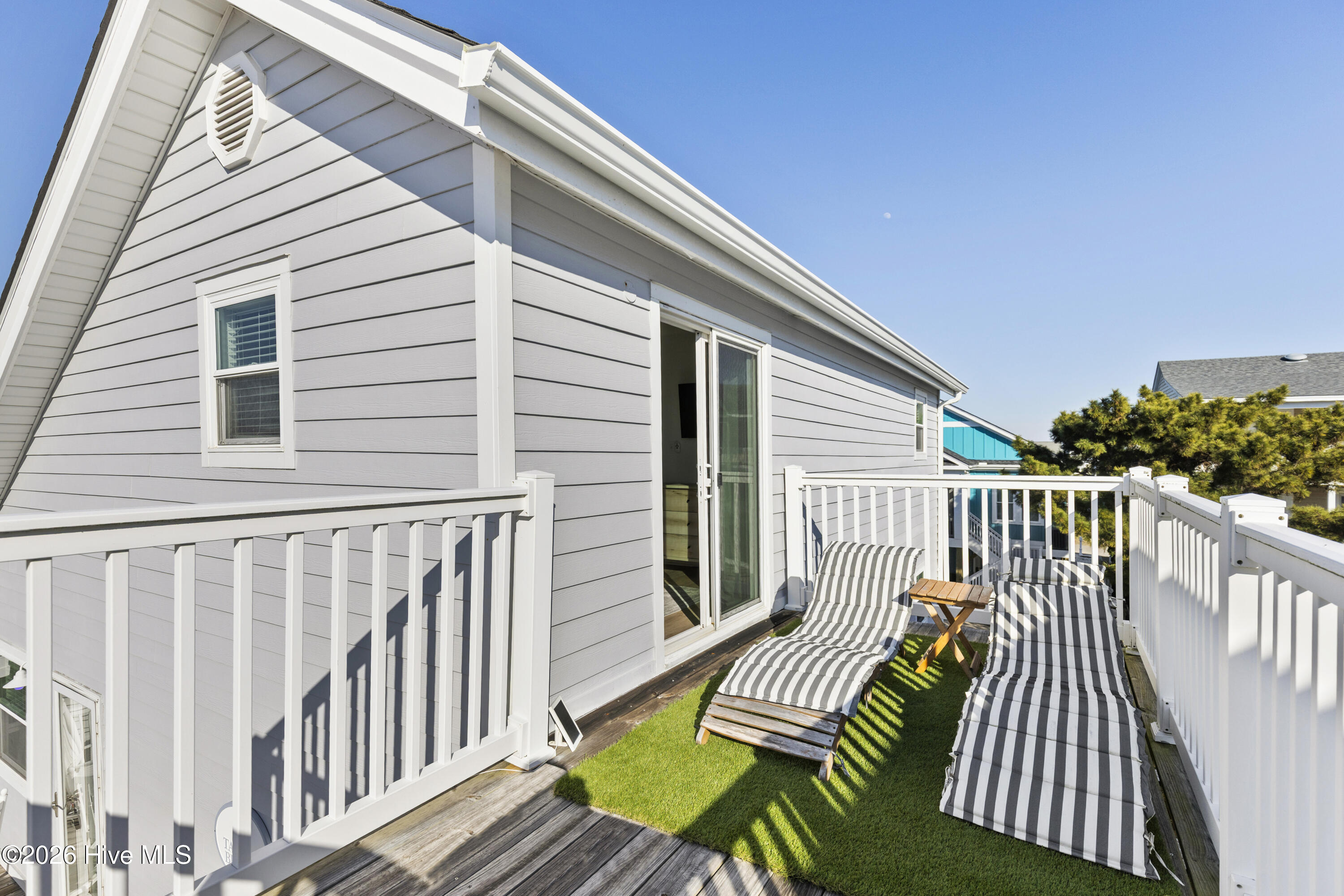 100552709 | Photo 37