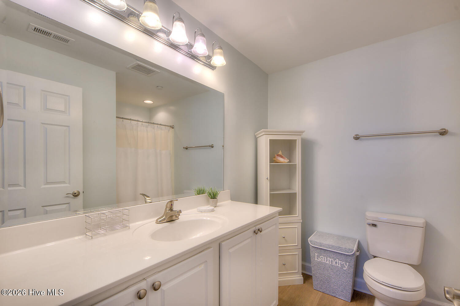 100566241 | Photo 27