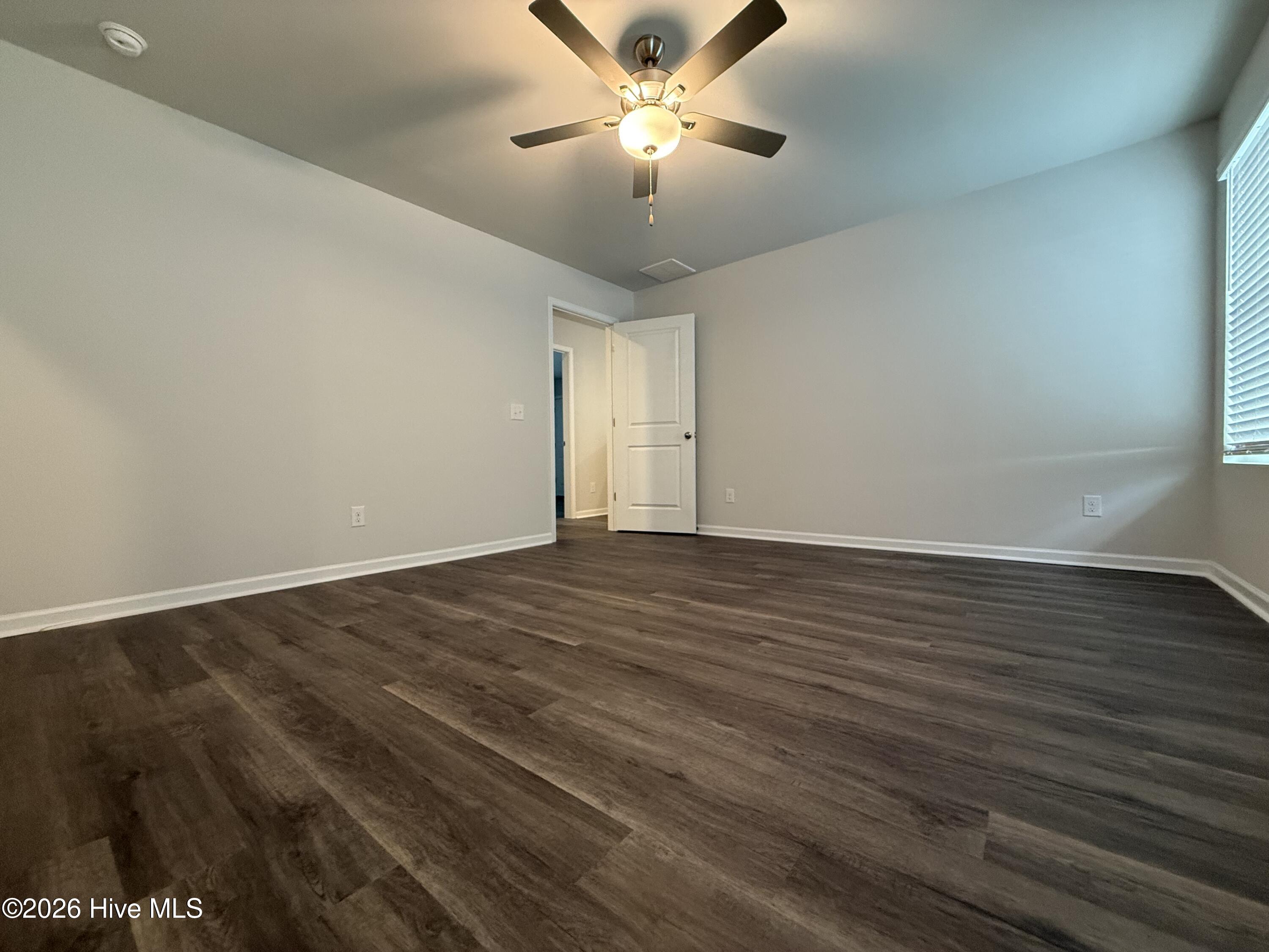 100525902 | Photo 25