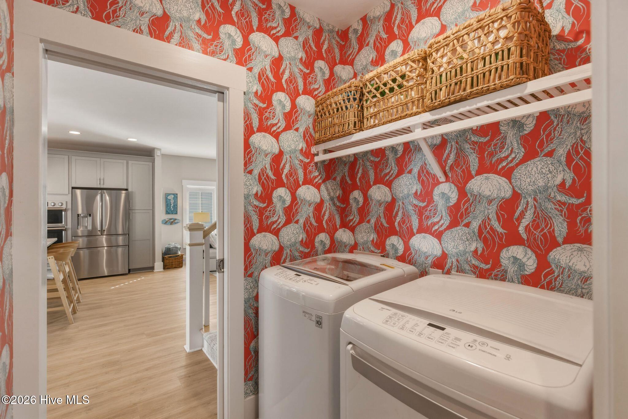 100562049 | Photo 32