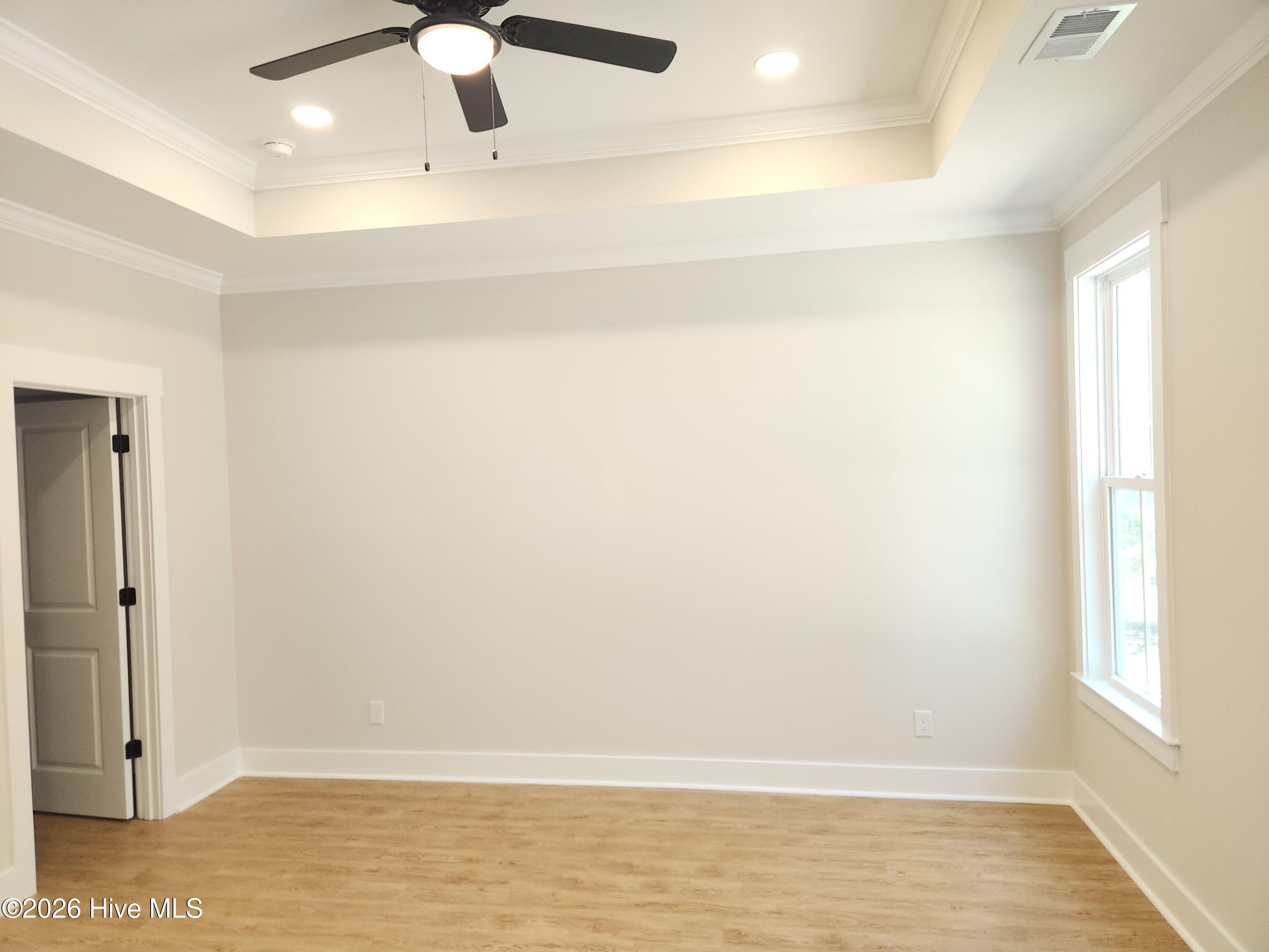 100567730 | Photo 34