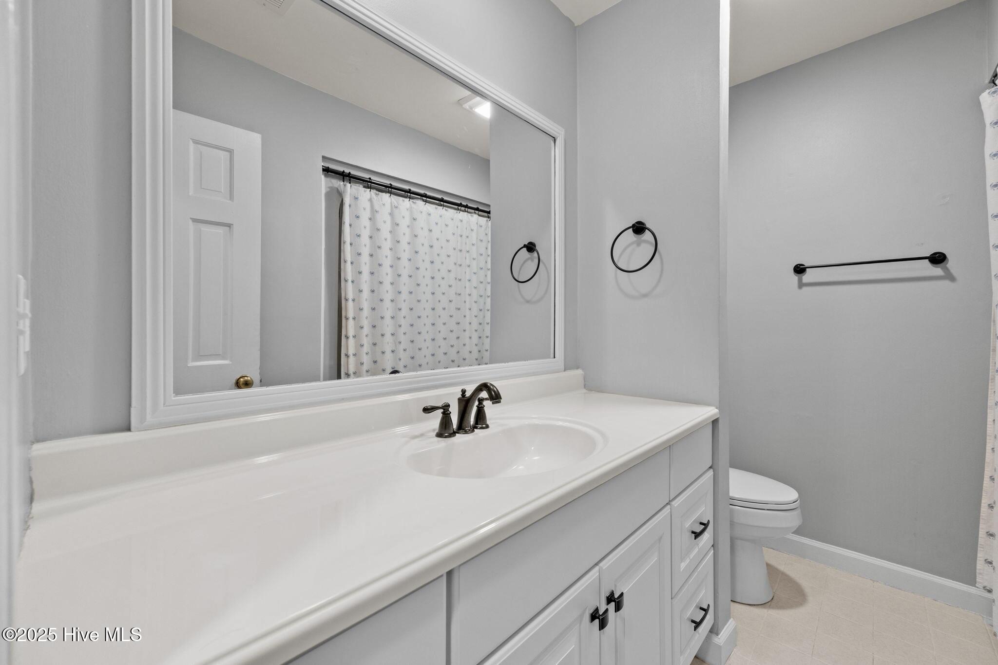 100532839 | Photo 40