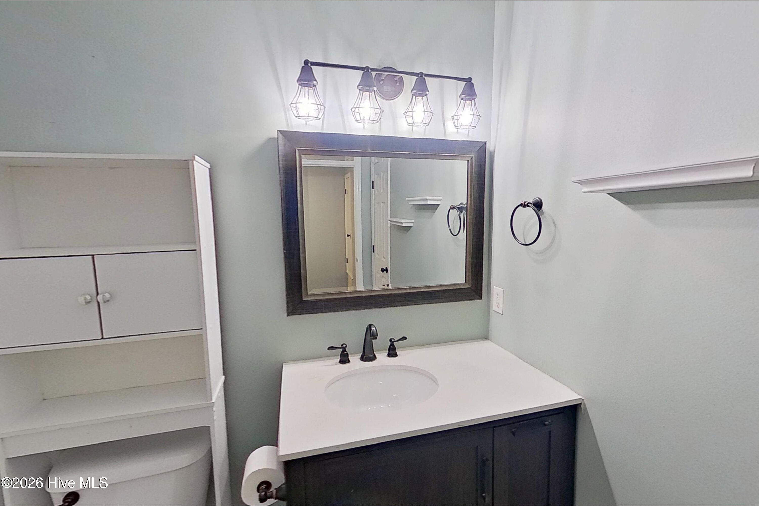 100548619 | Photo 11