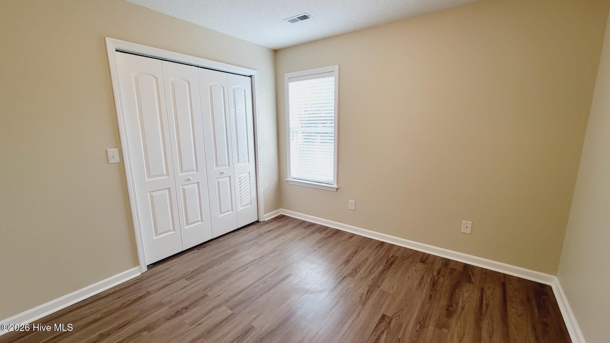 100558224 | Photo 16