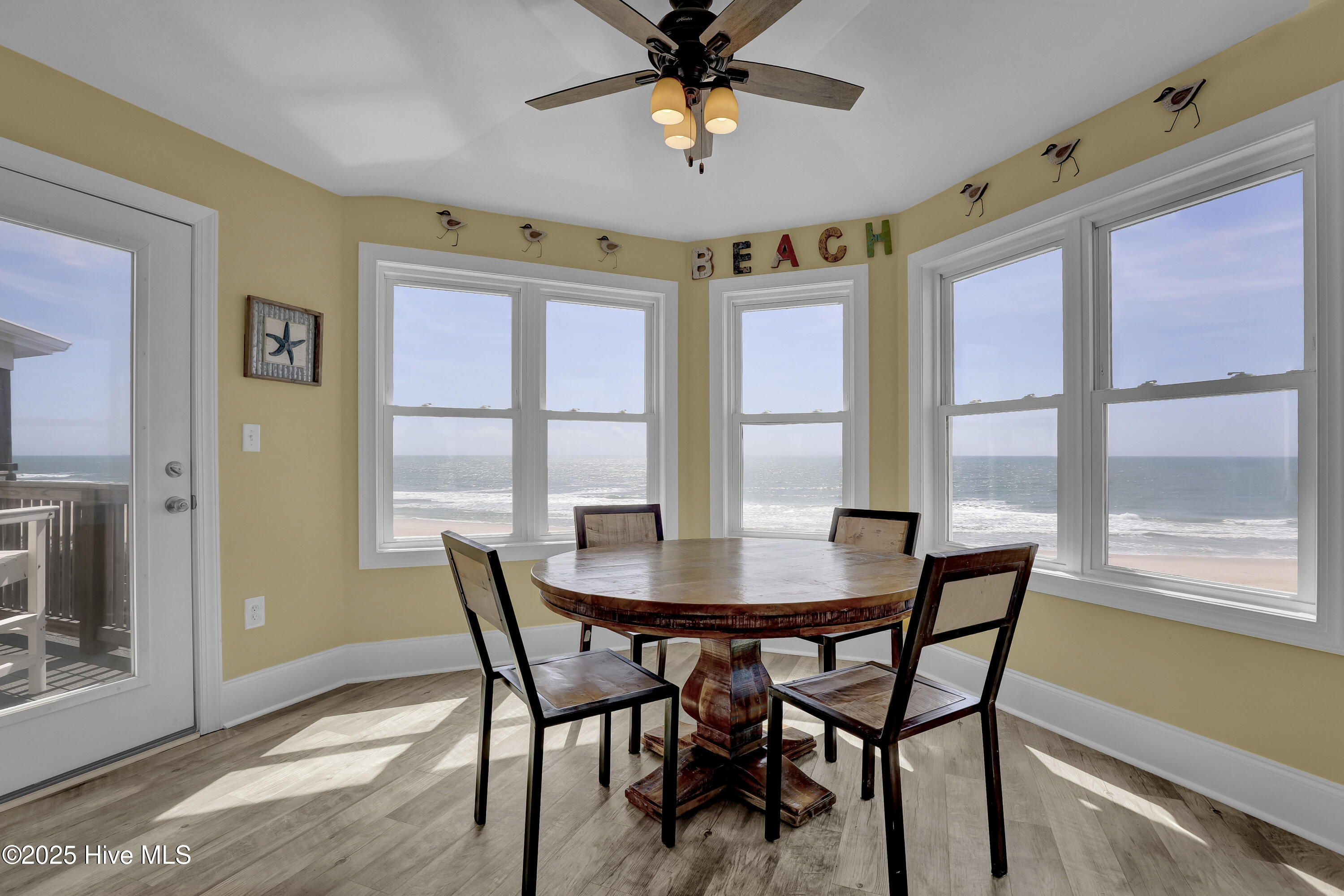 100538324 | Photo 11