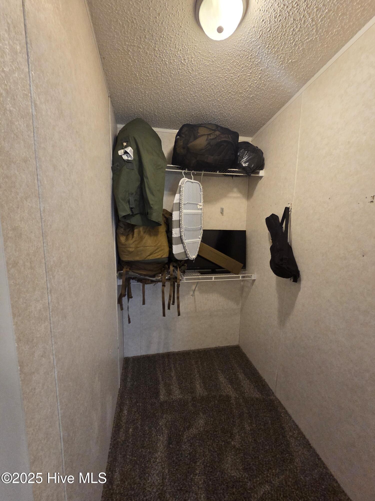 100528140 | Photo 33