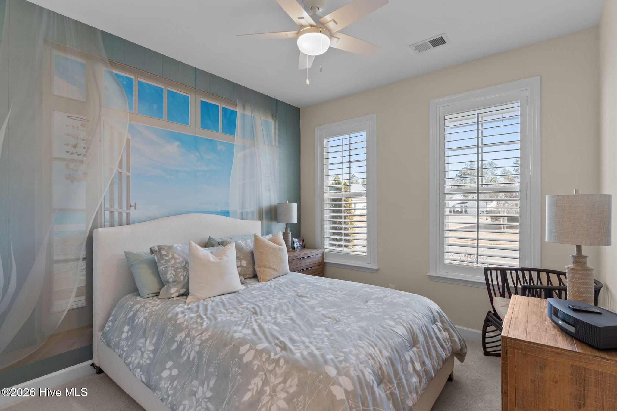 100557364 | Photo 32