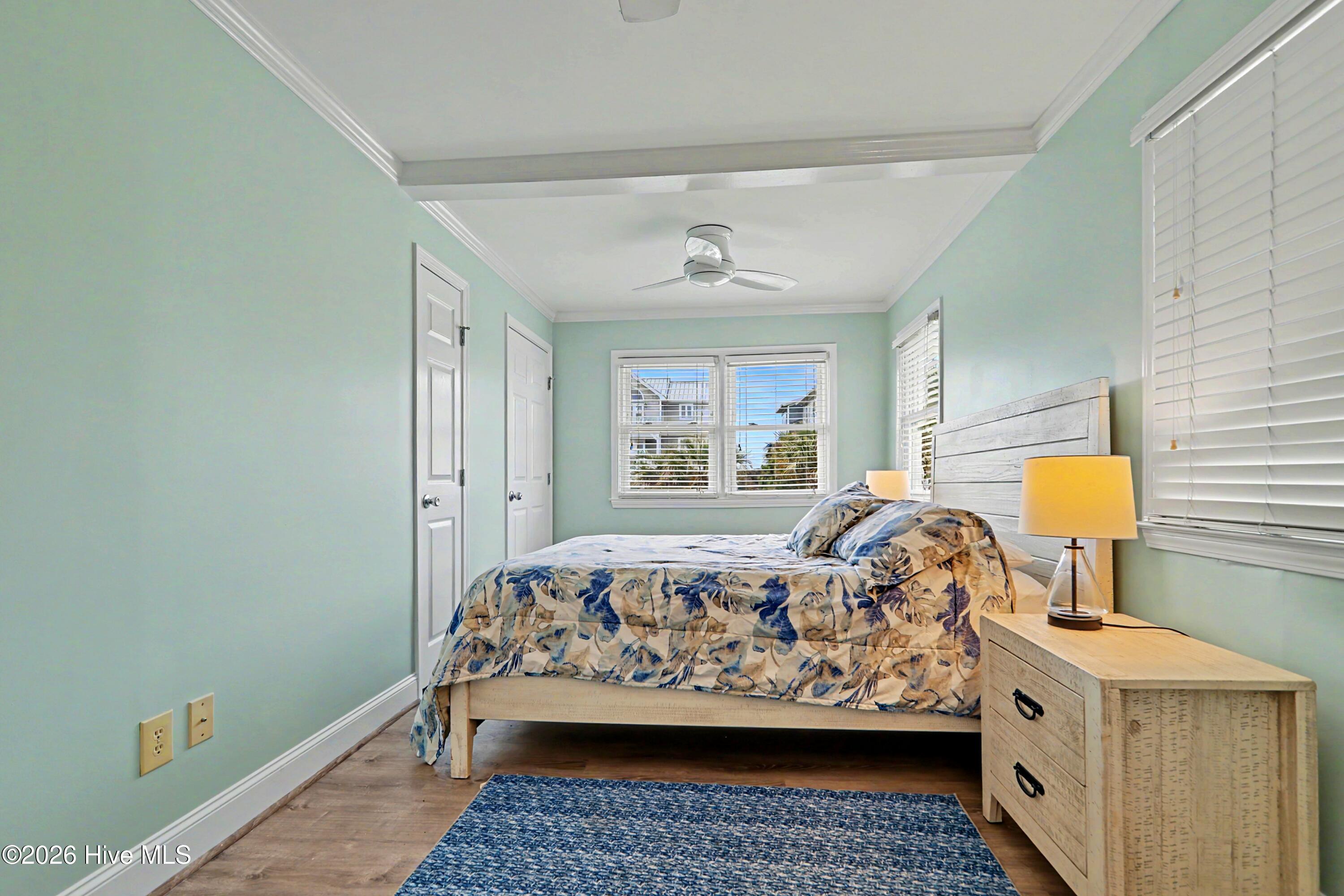 100563218 | Photo 15