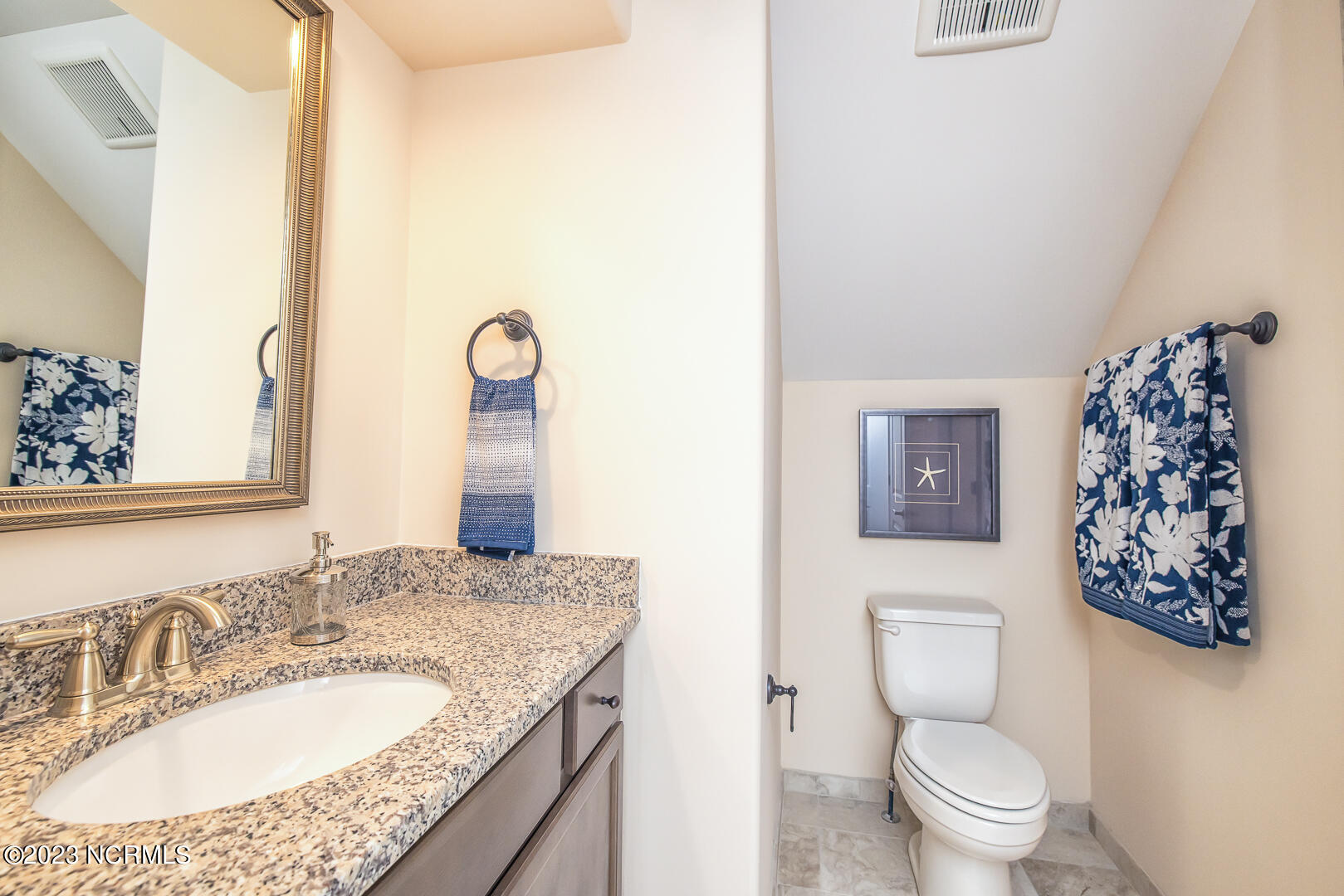 100512925 | Photo 46