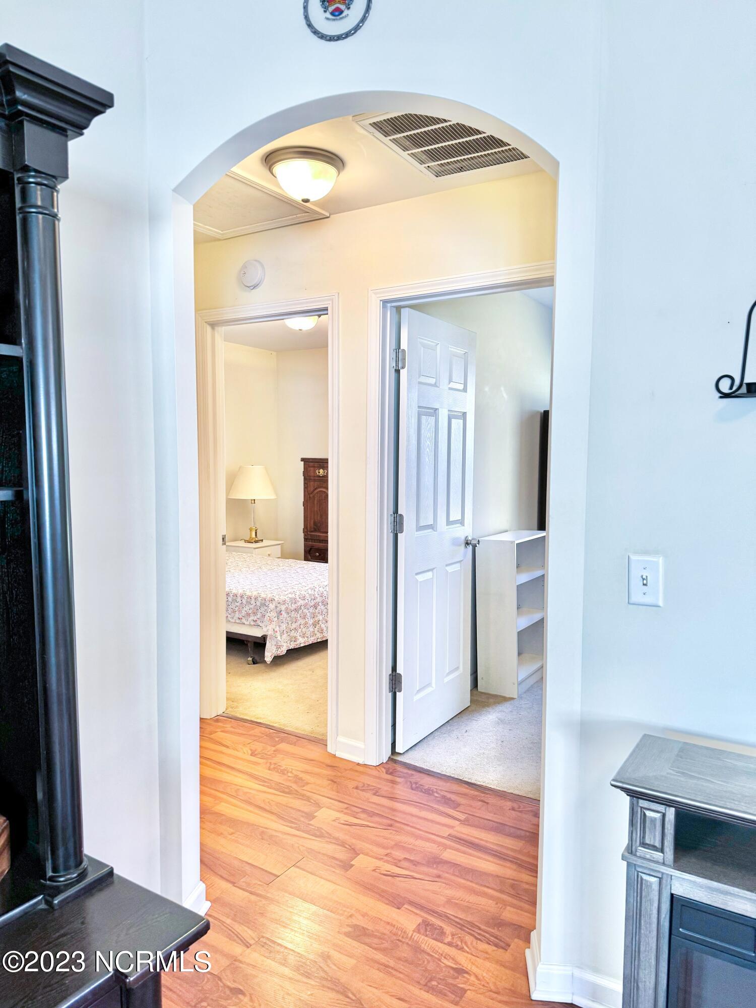 100546069 | Photo 37