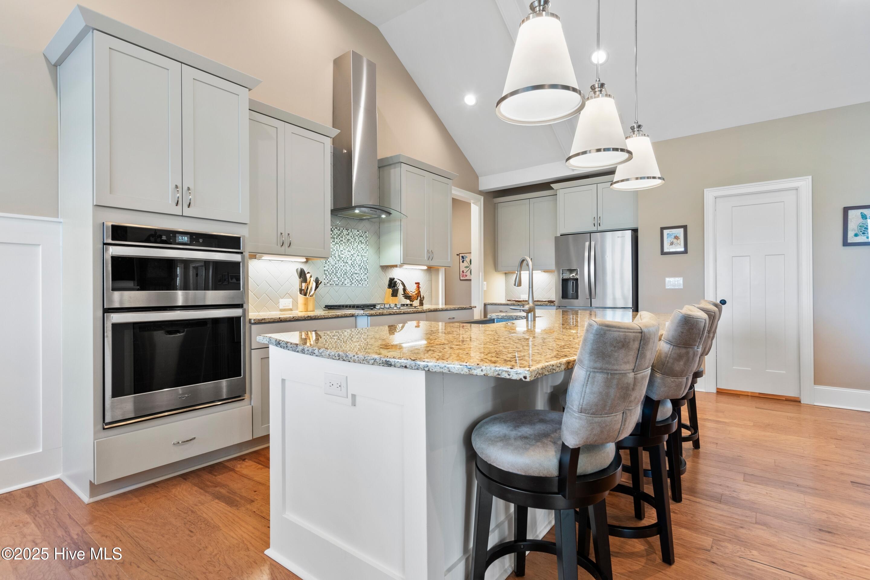 100541782 | Photo 19