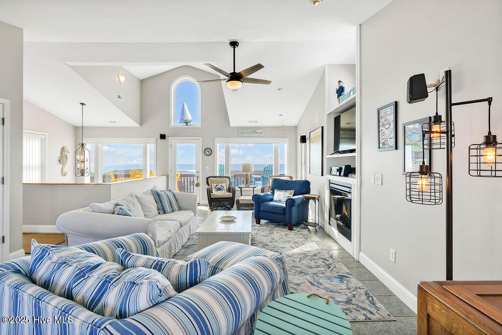 100529088 | Photo 15