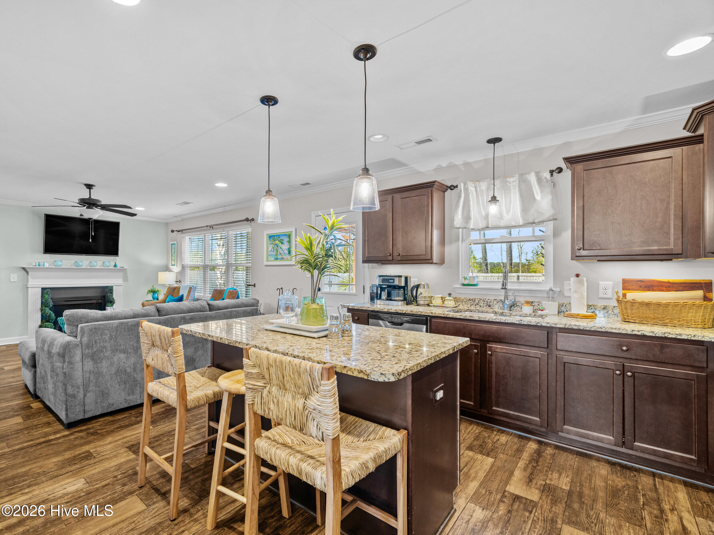 100559159 | Photo 25