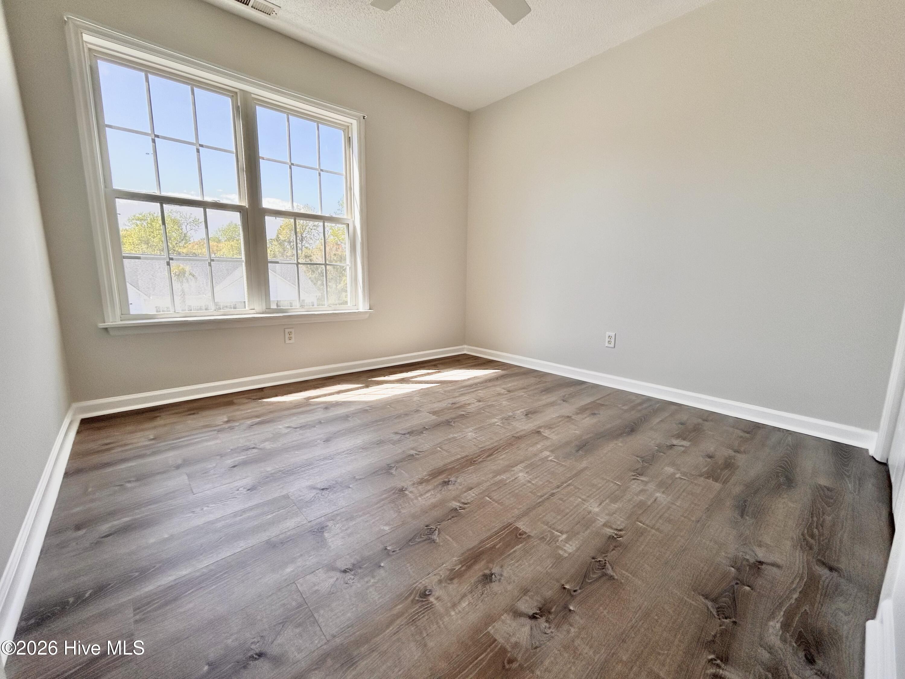 100564341 | Photo 39