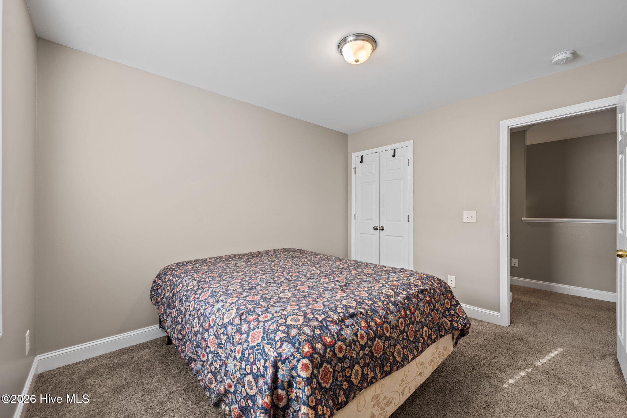 100549610 | Photo 25