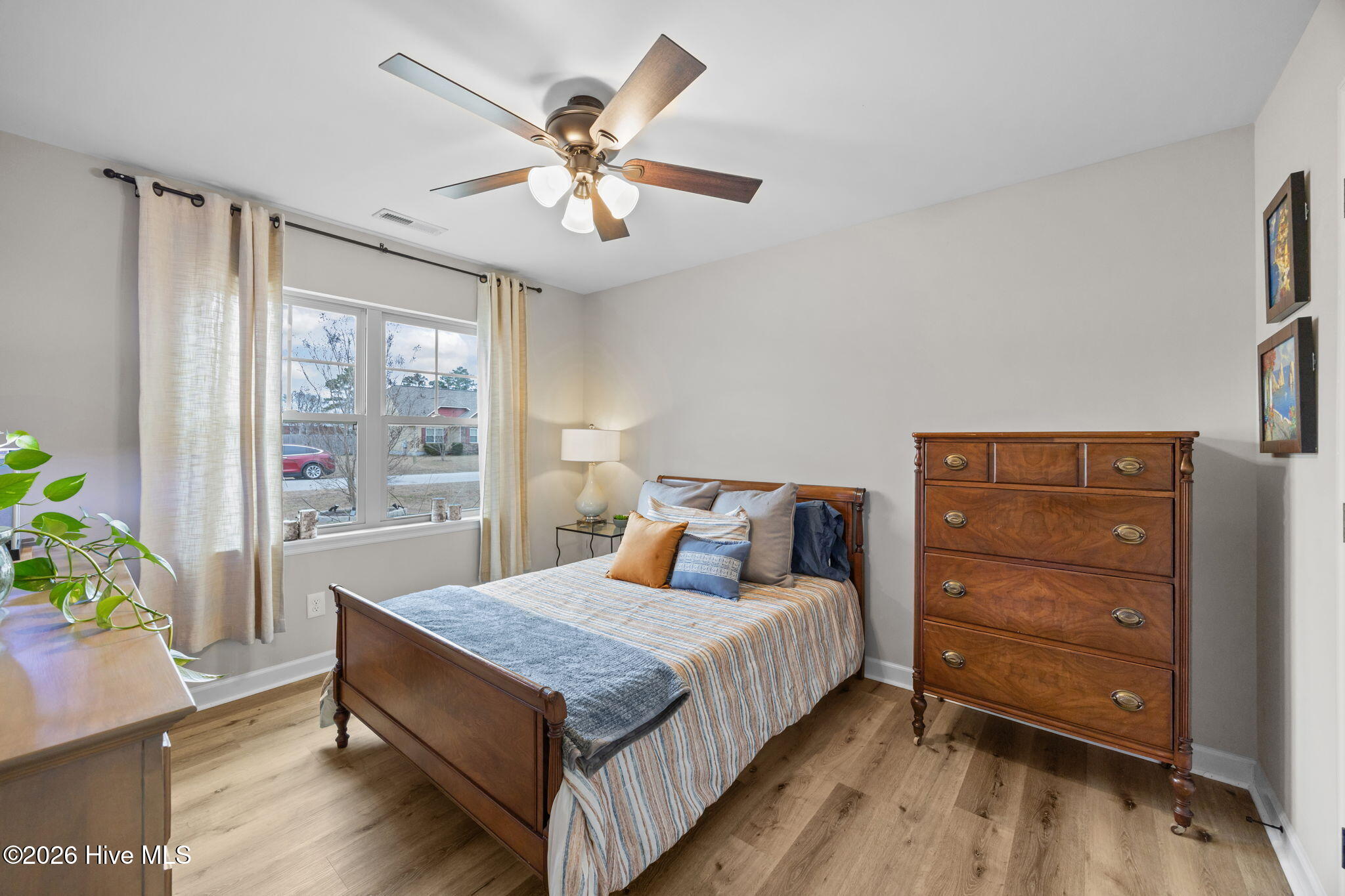 100557162 | Photo 31