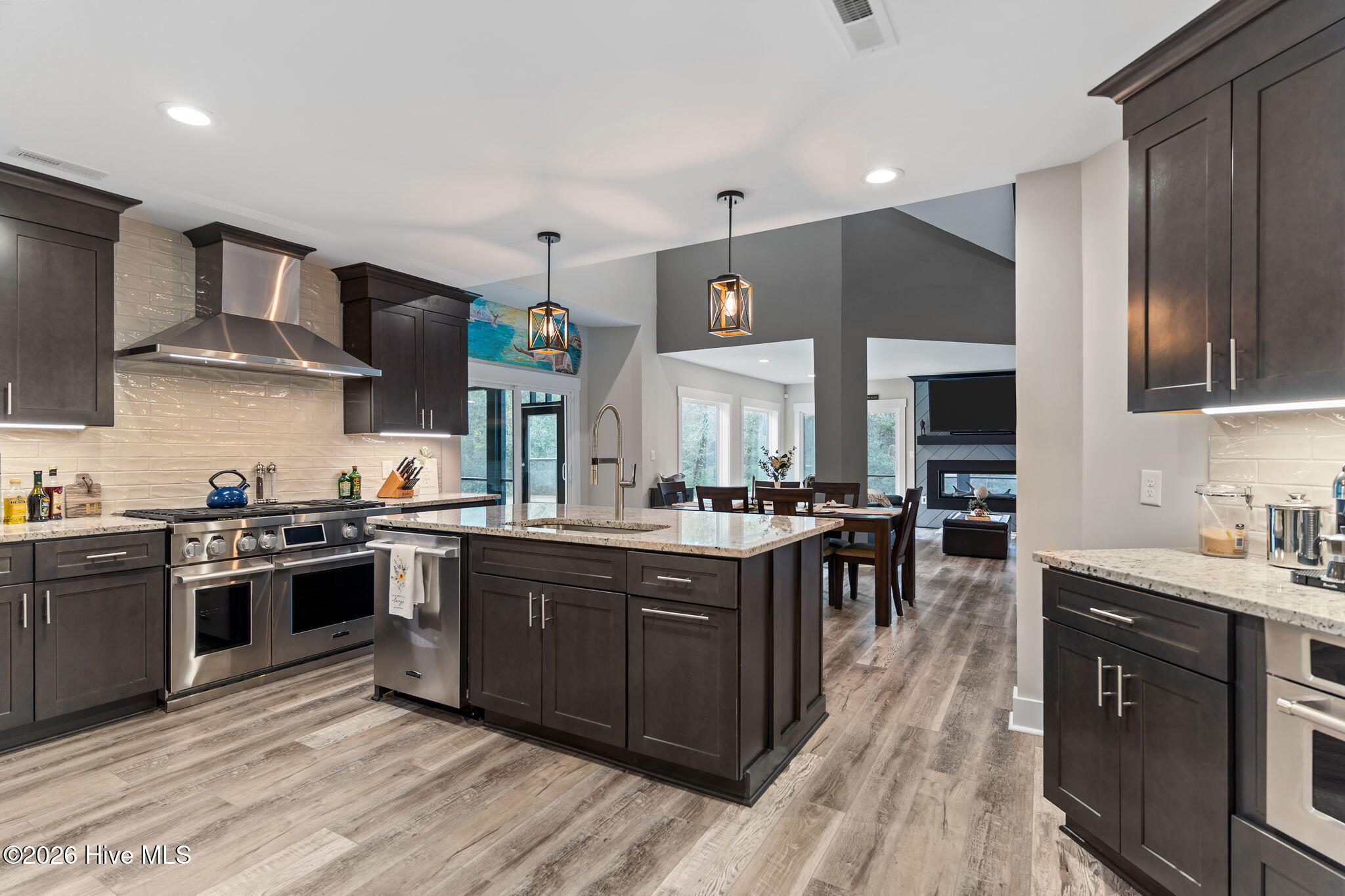 100559500 | Photo 12