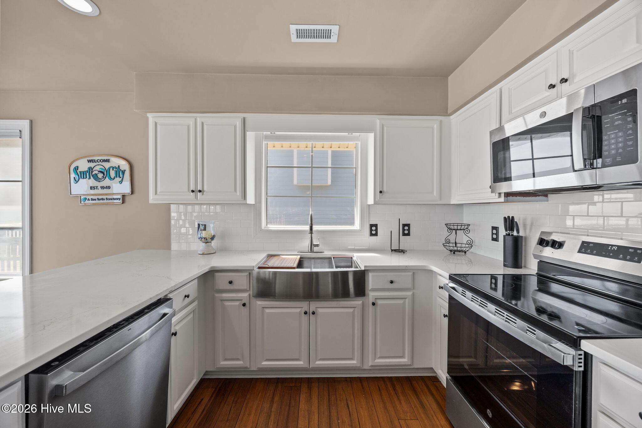 100559342 | Photo 19