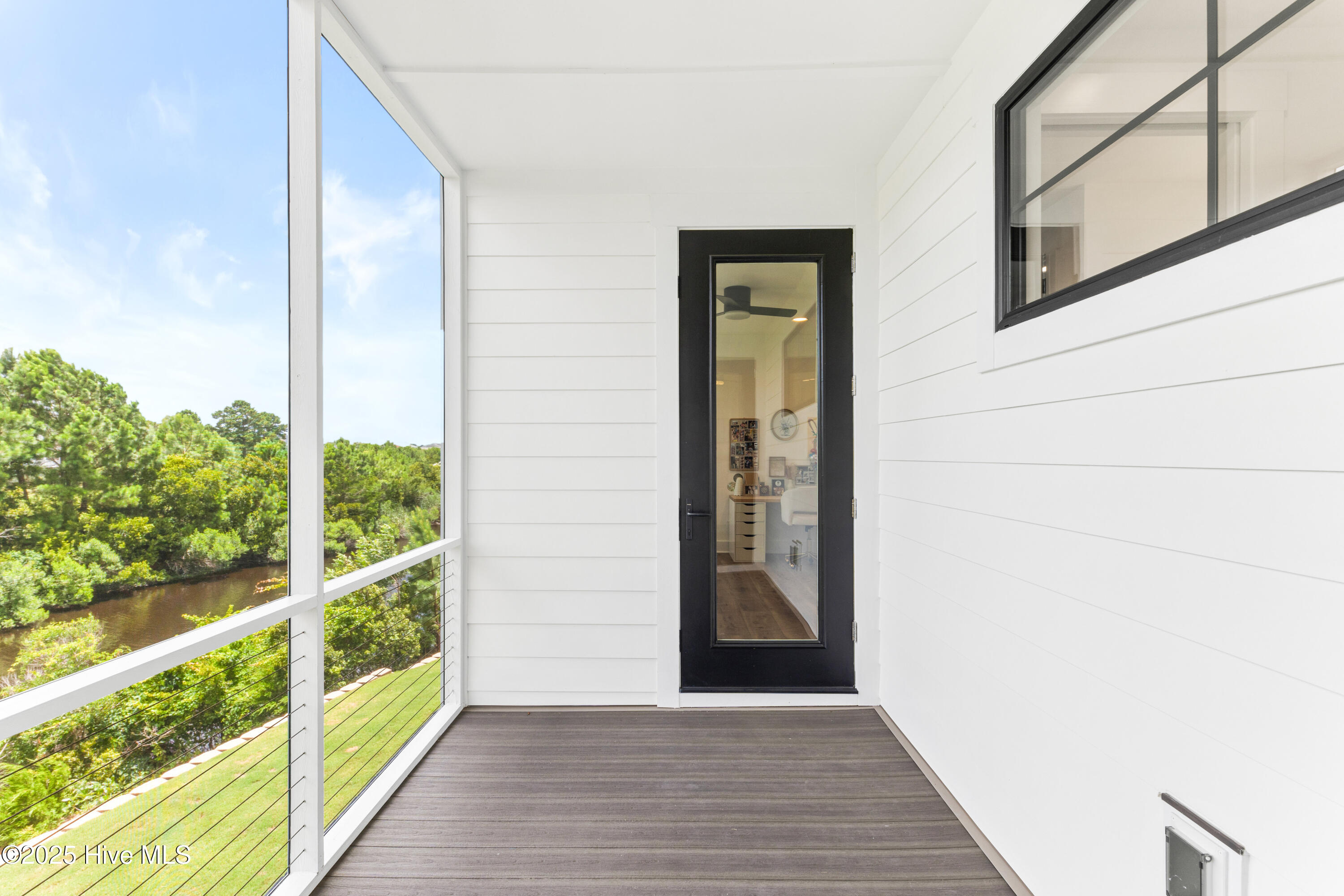 100534624 | Photo 64