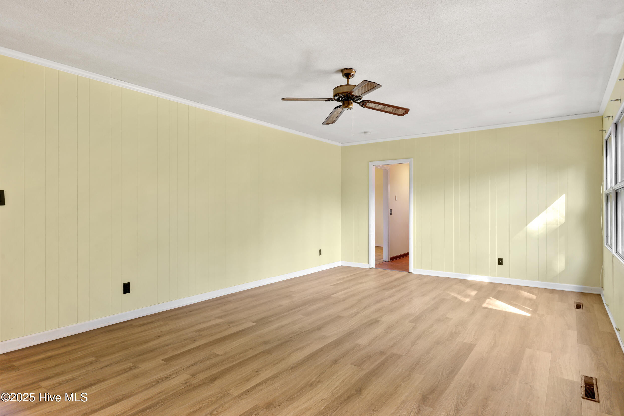 100544897 | Photo 18