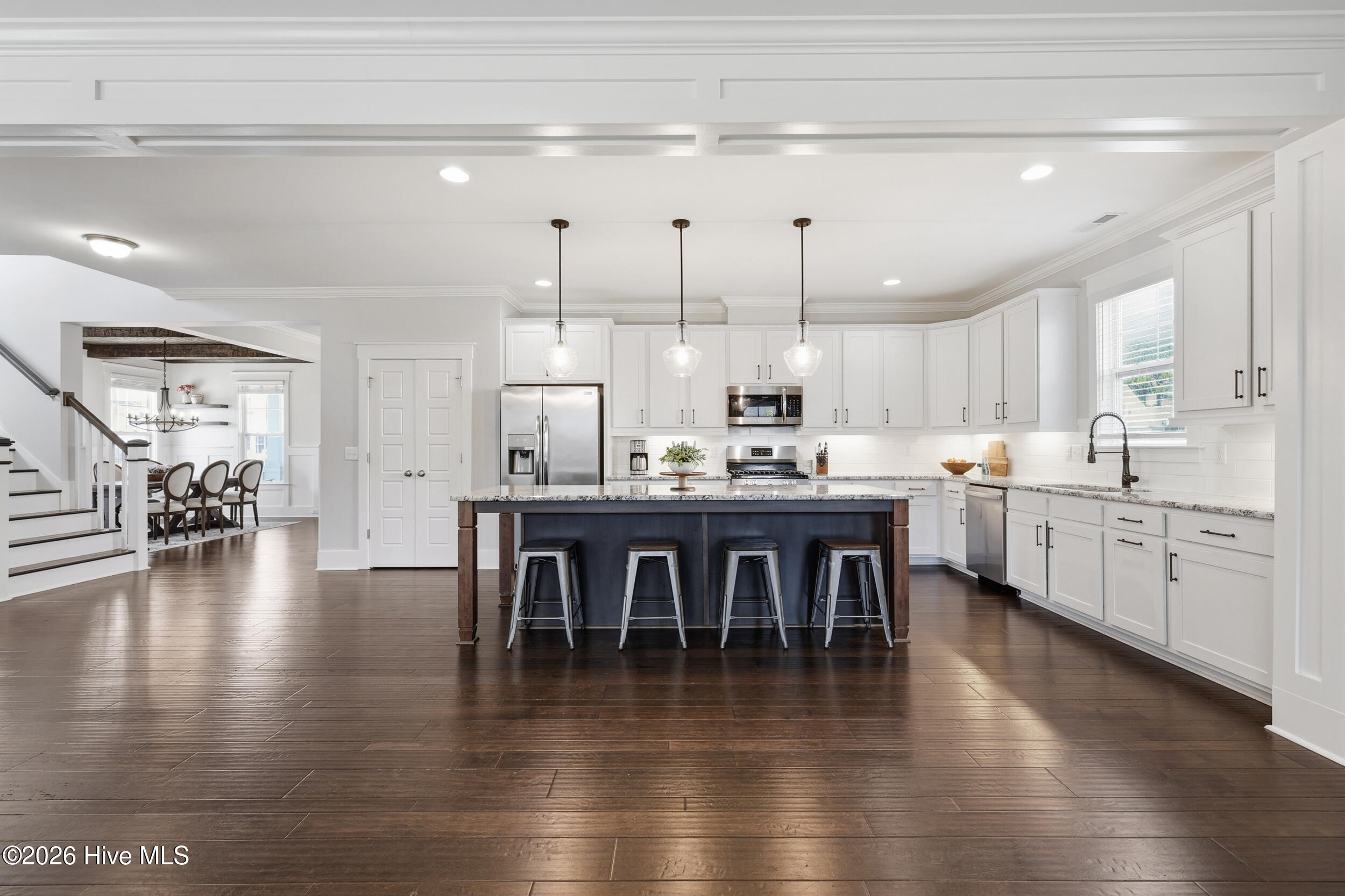 100561471 | Photo 22