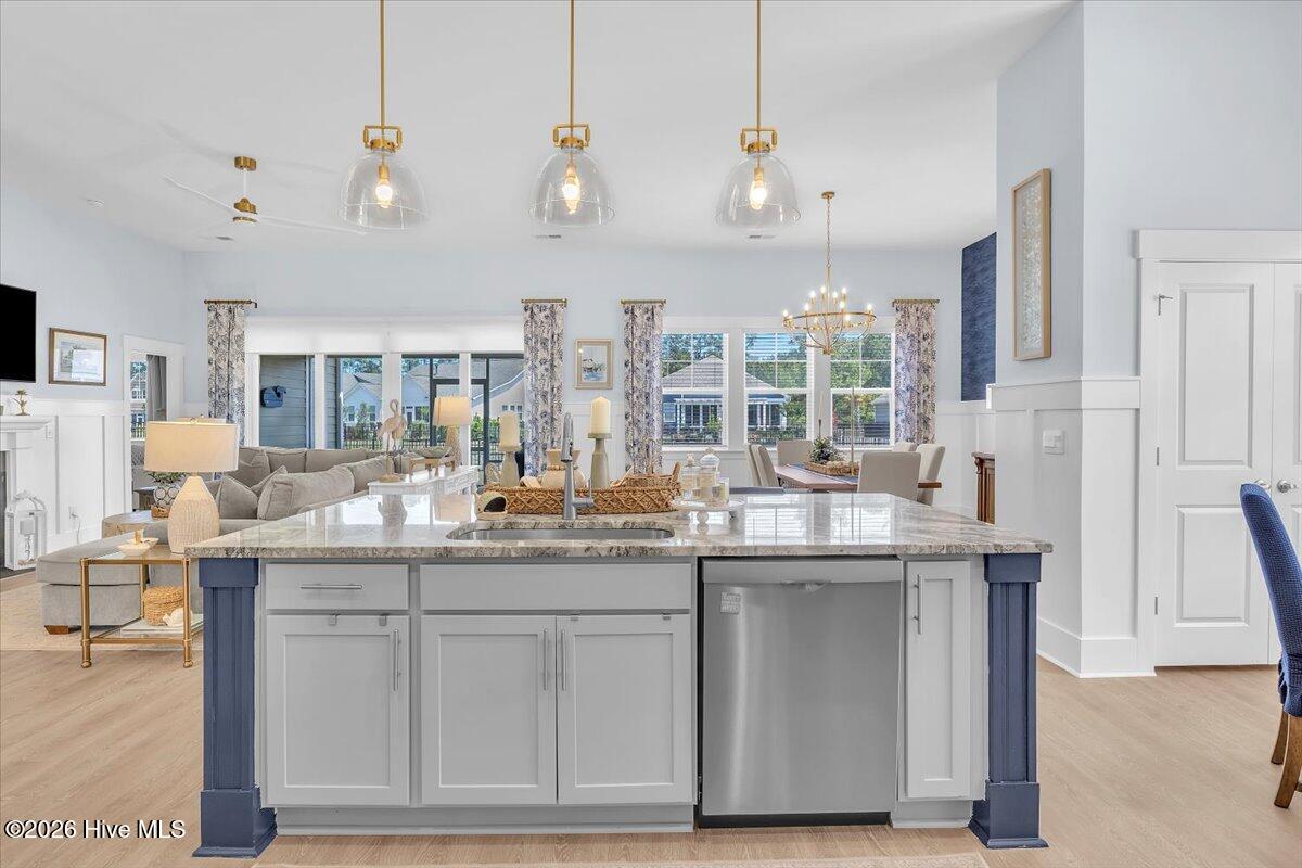 100569276 | Photo 15