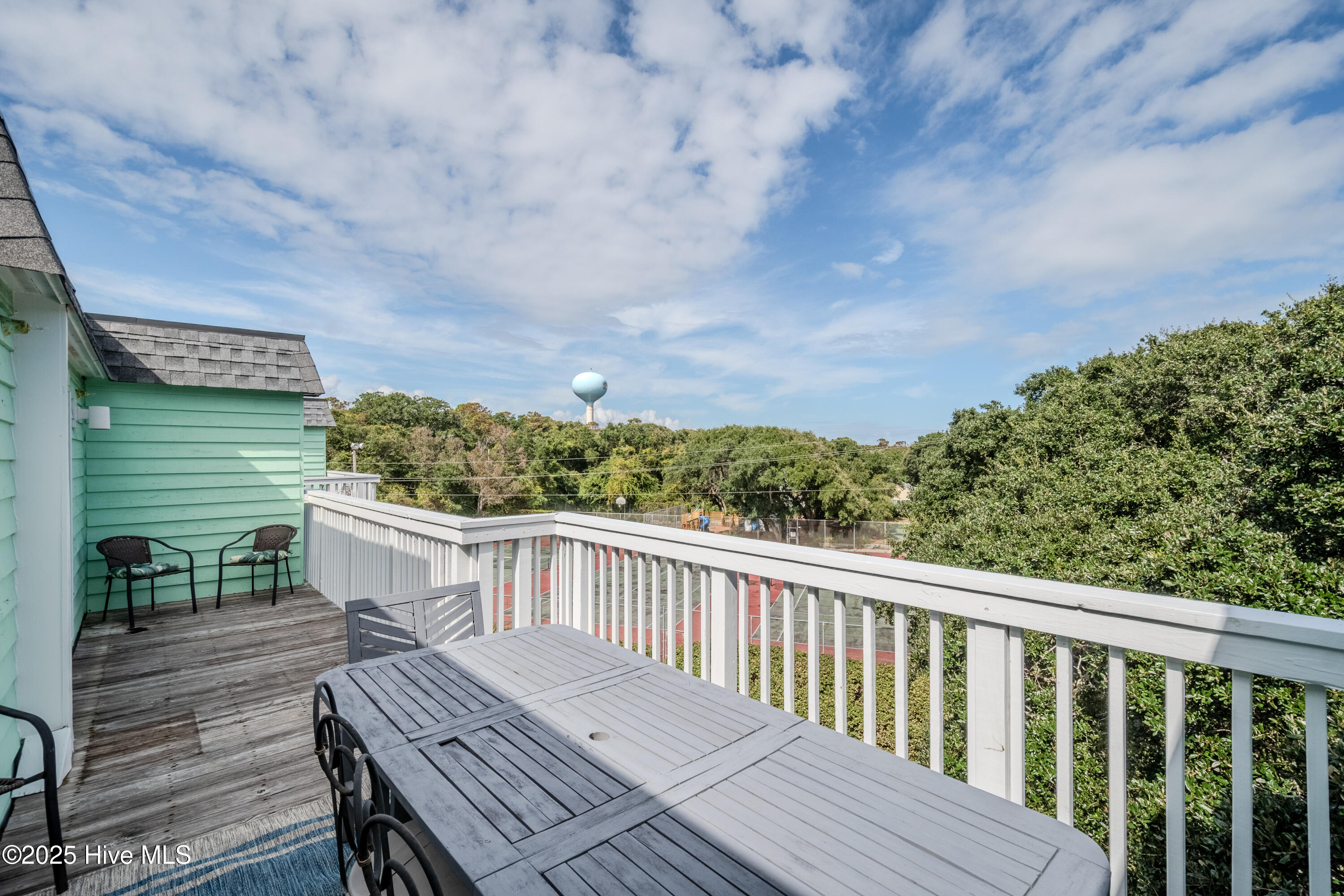 100535213 | Photo 30