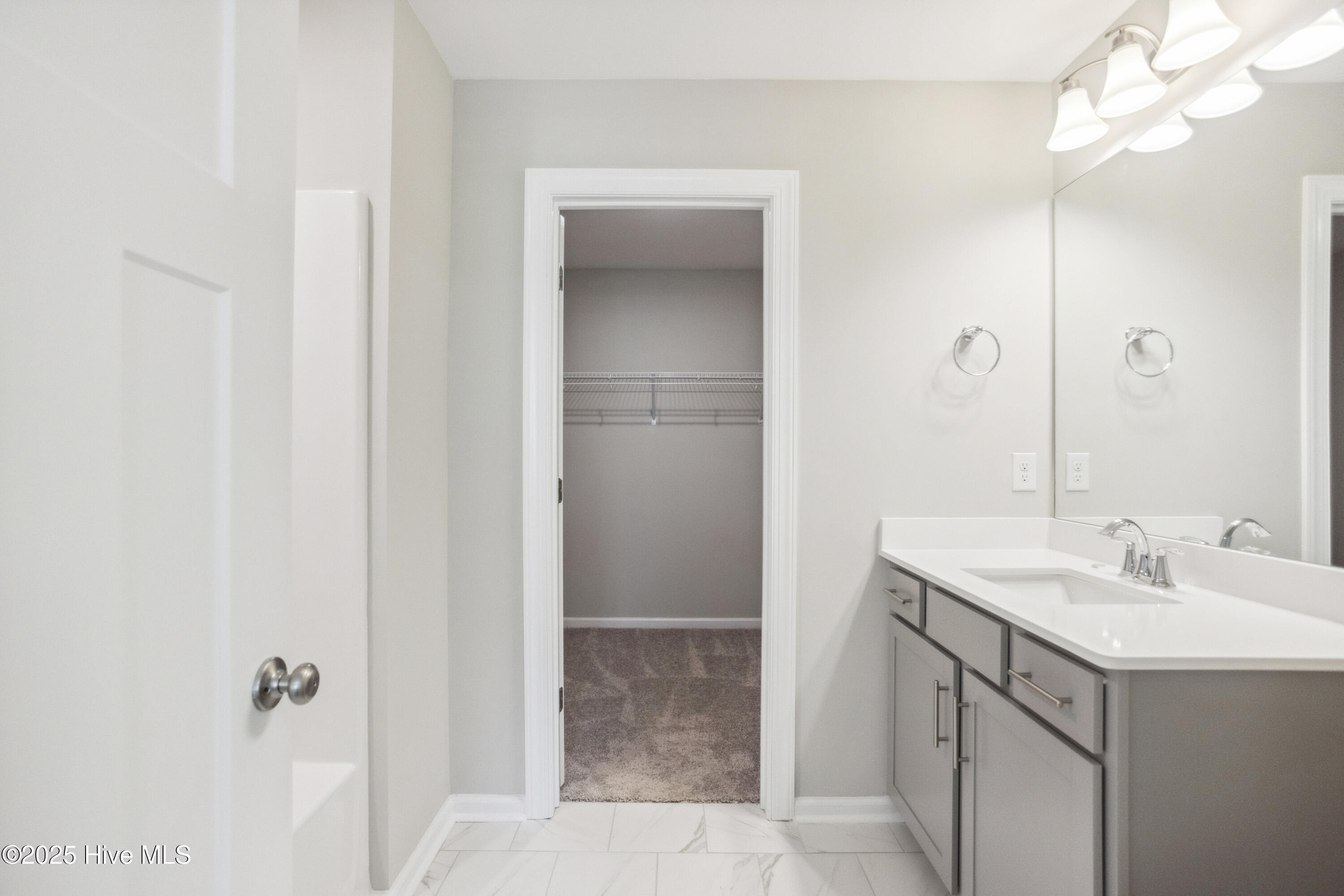 100543372 | Photo 27