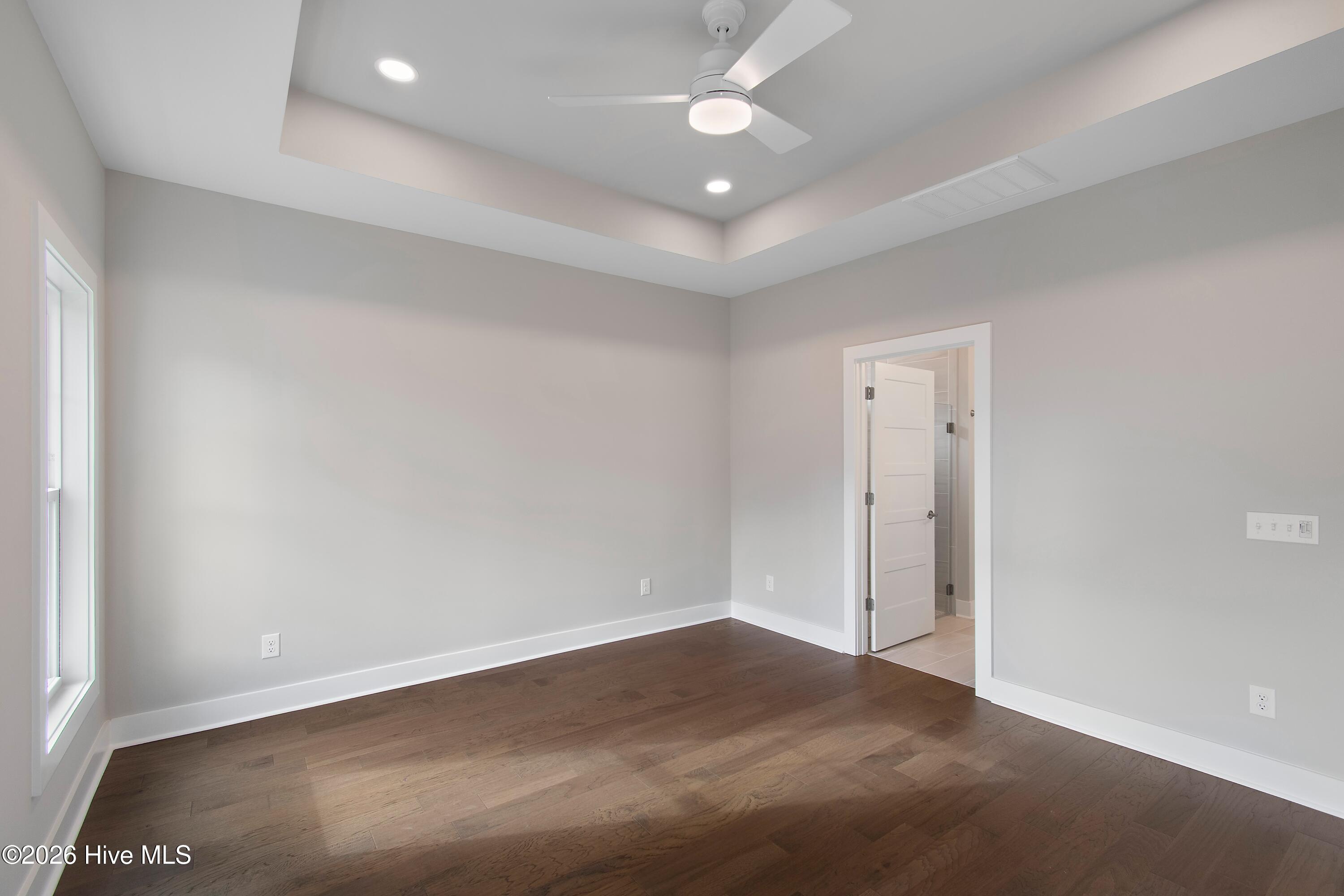 100533287 | Photo 53