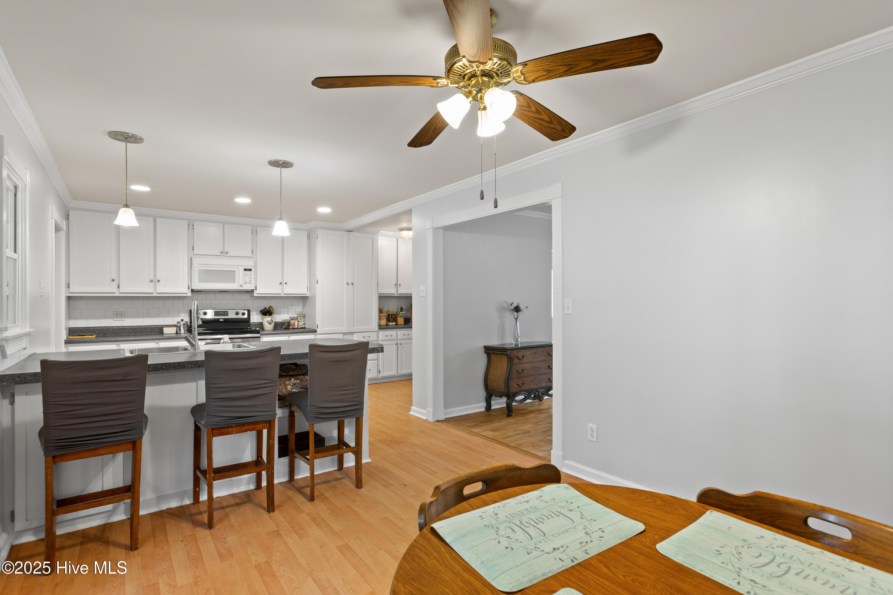 105 University Drive, Jacksonville, NC 28546 – photo 9: Kitchen