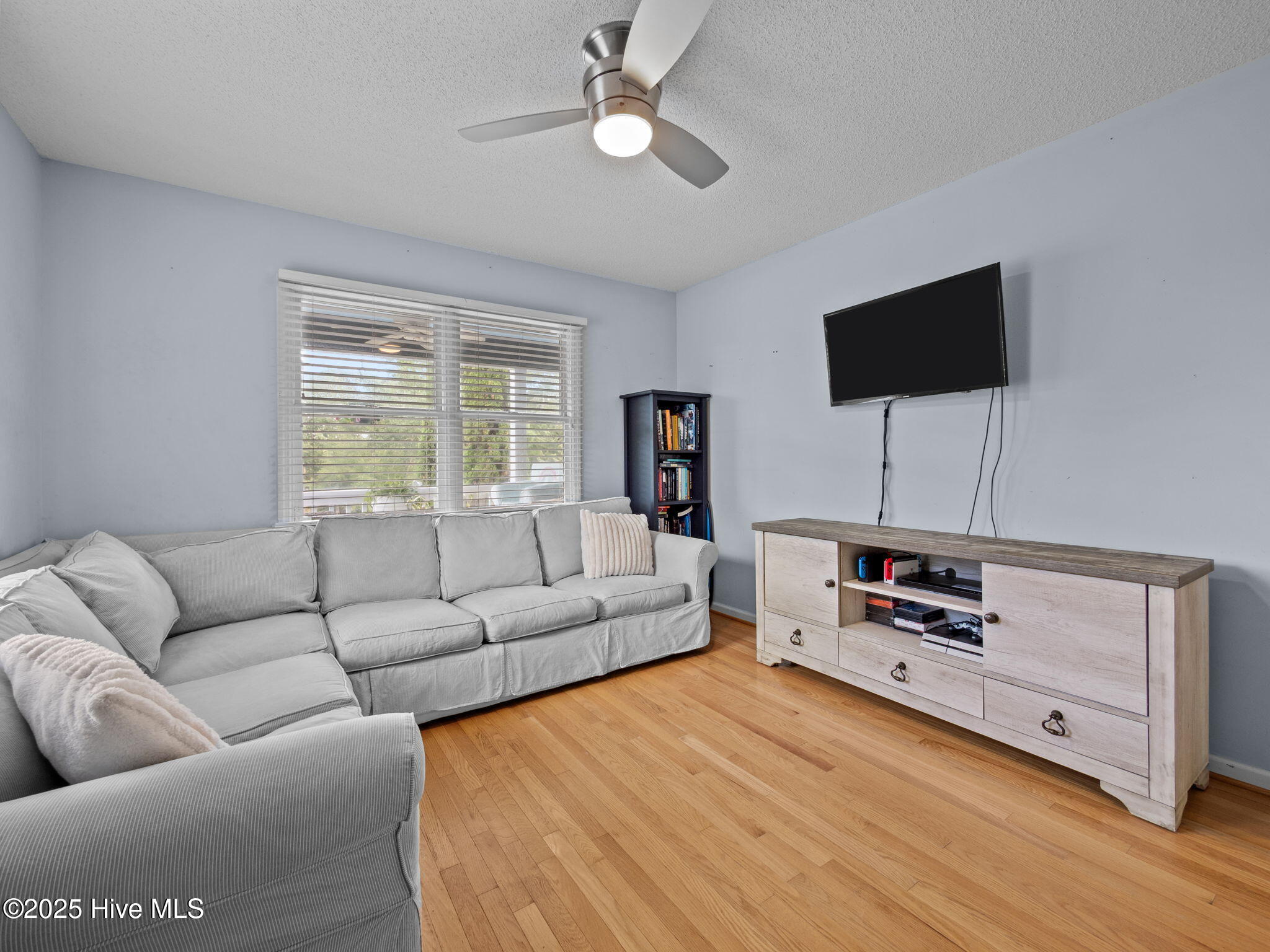 100535865 | Photo 25