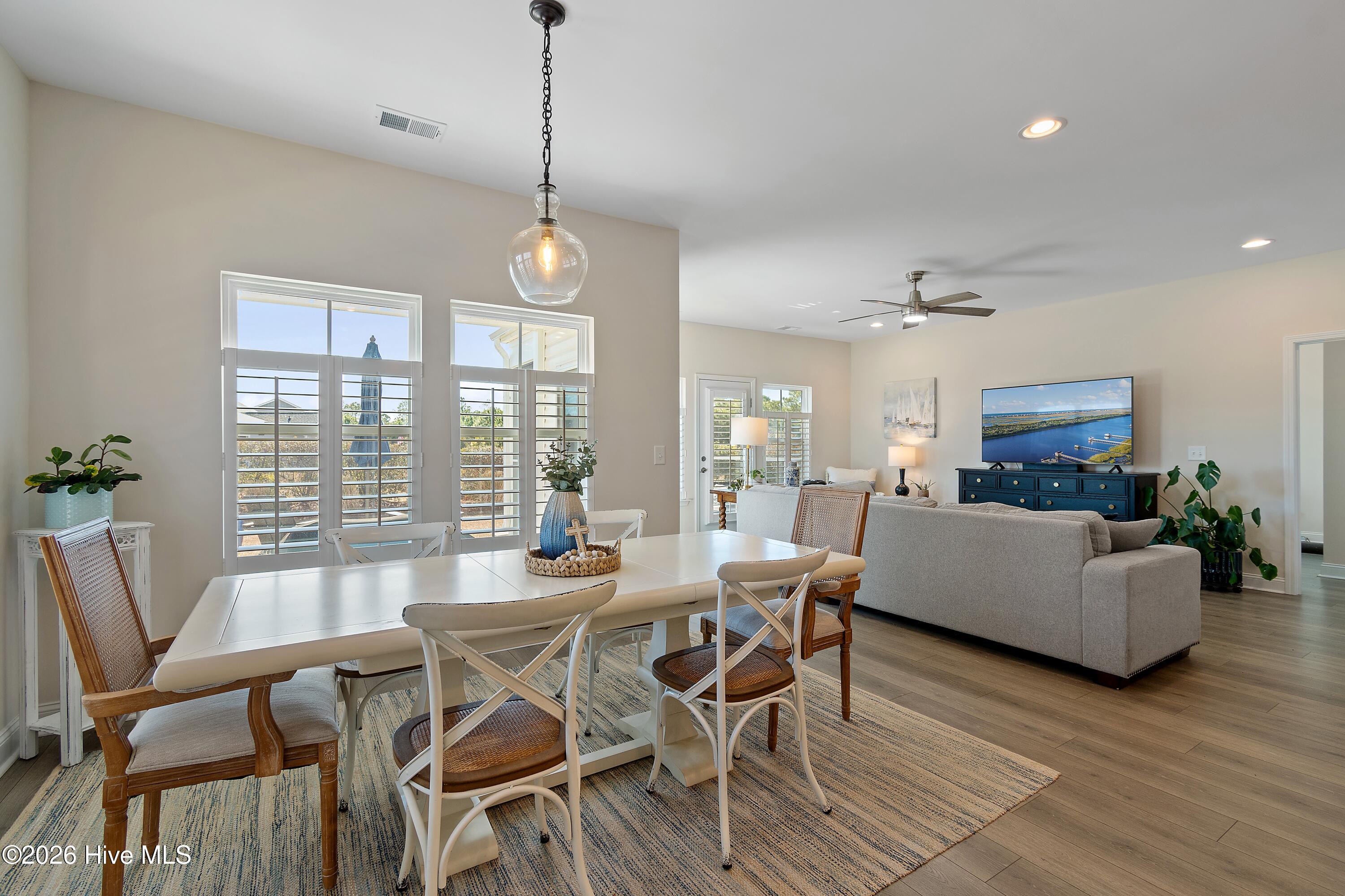 100555351 | Photo 10