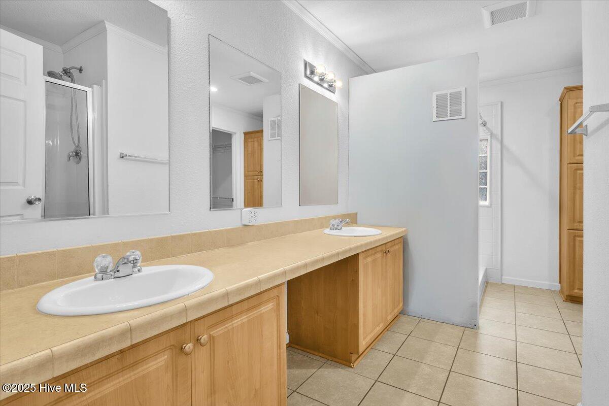 100543135 | Photo 20