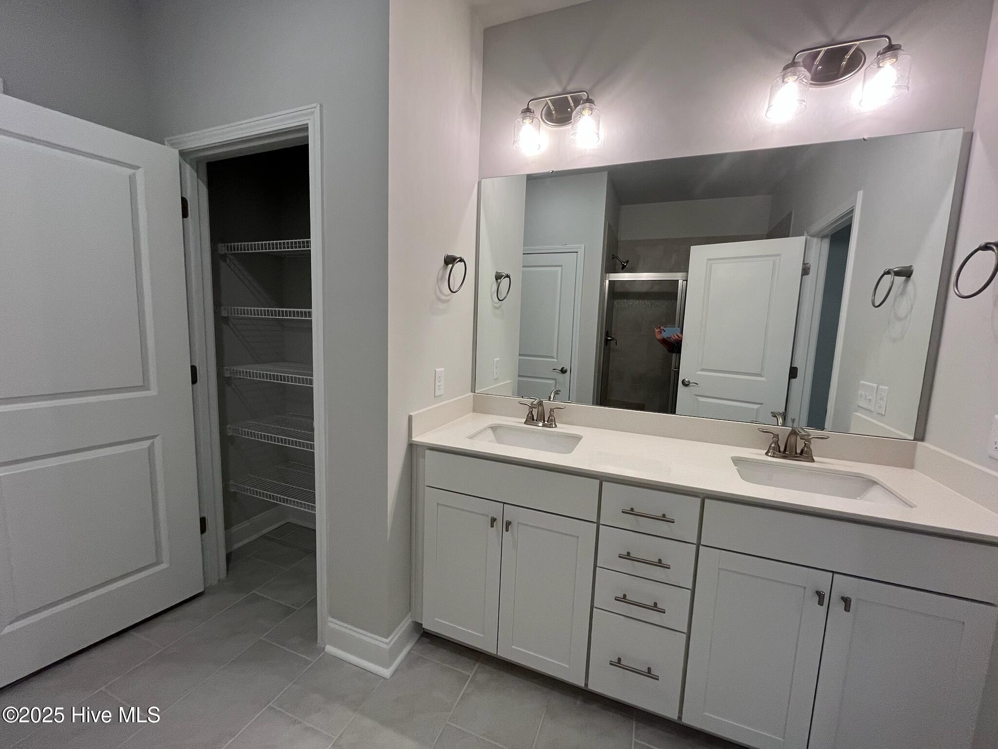 100420978 | Photo 24