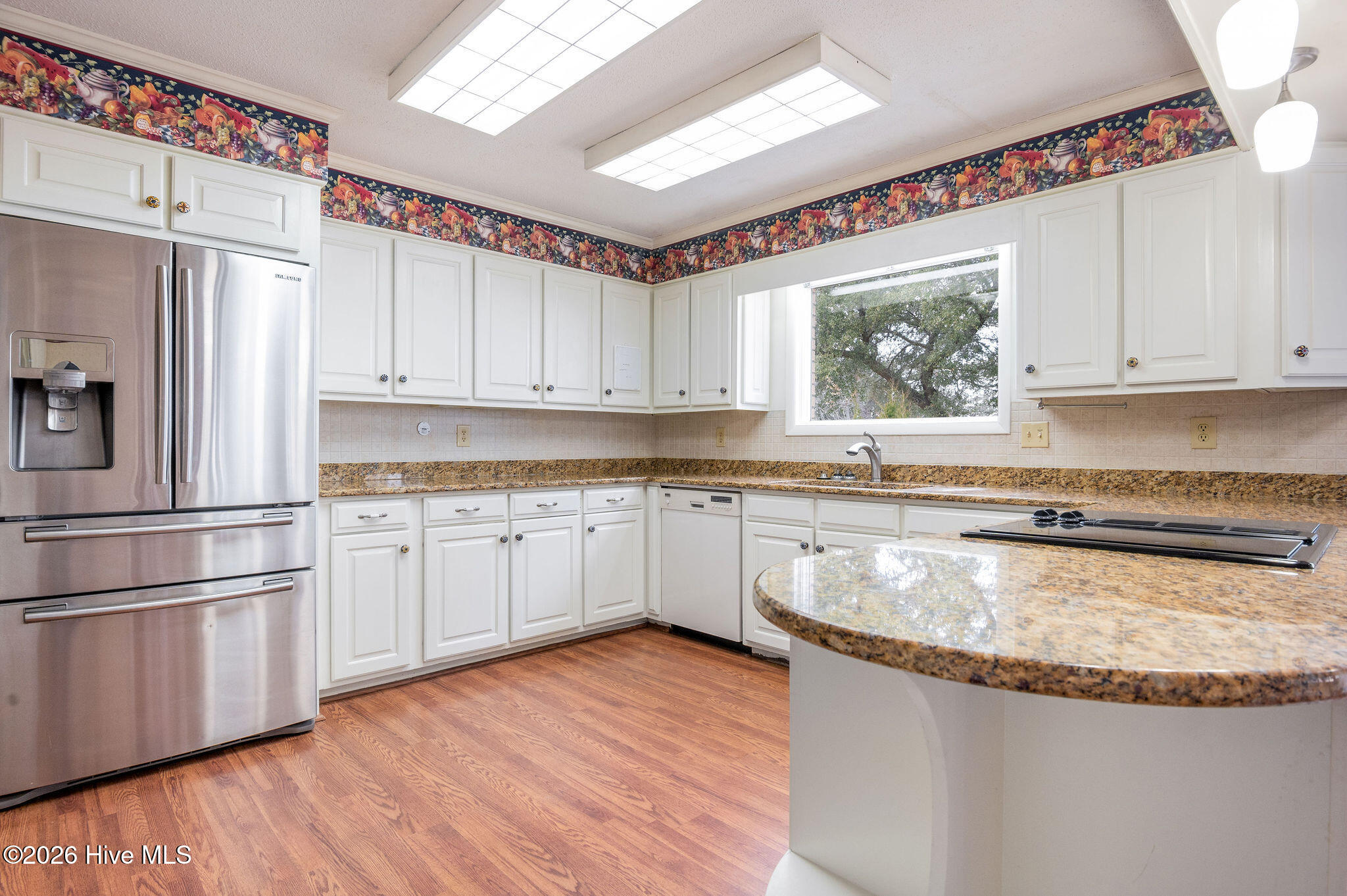 100556602 | Photo 22