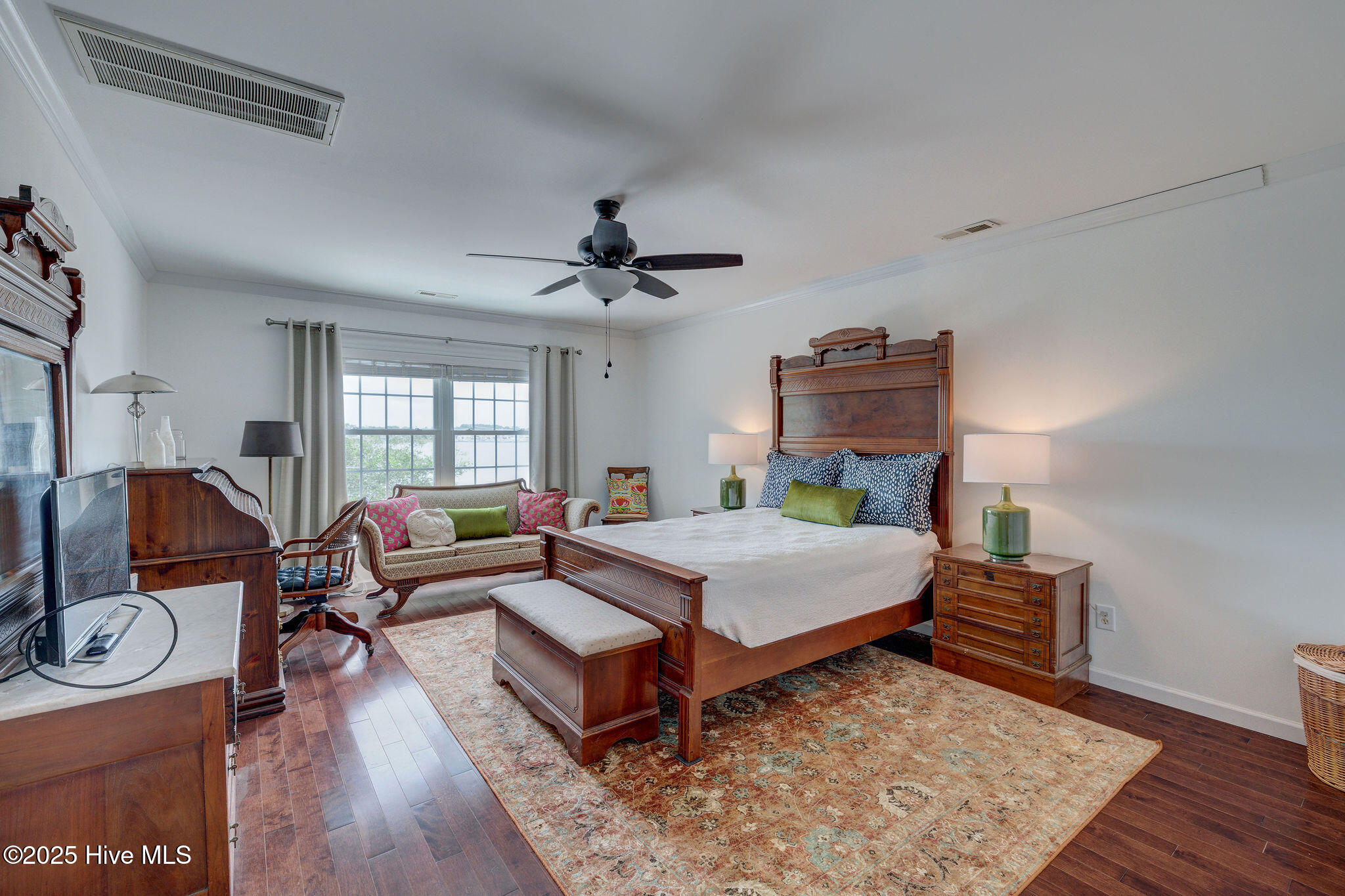 100519748 | Photo 40