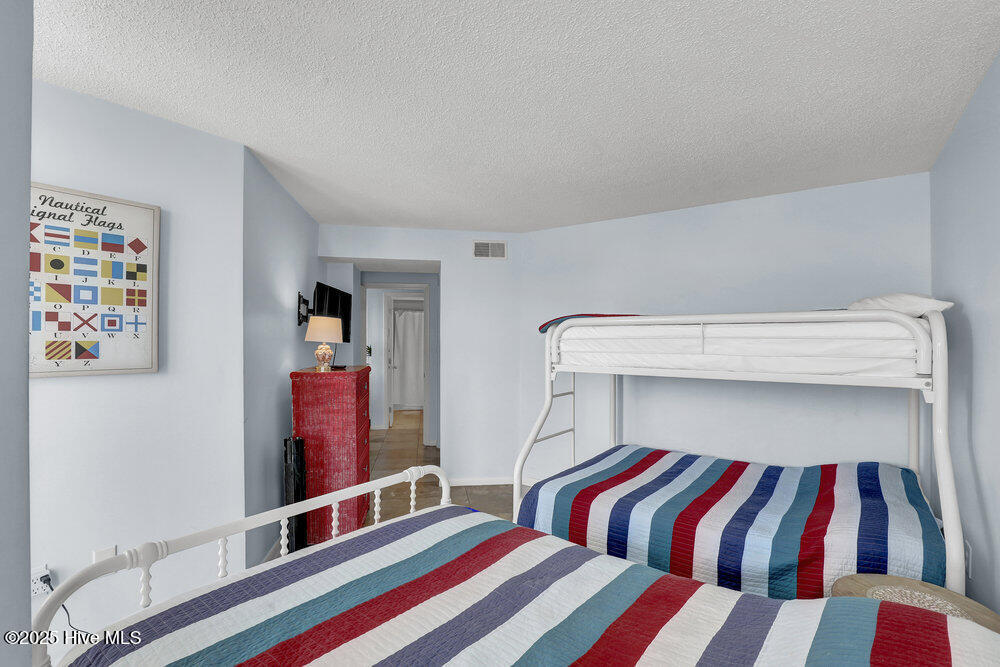 100520540 | Photo 14