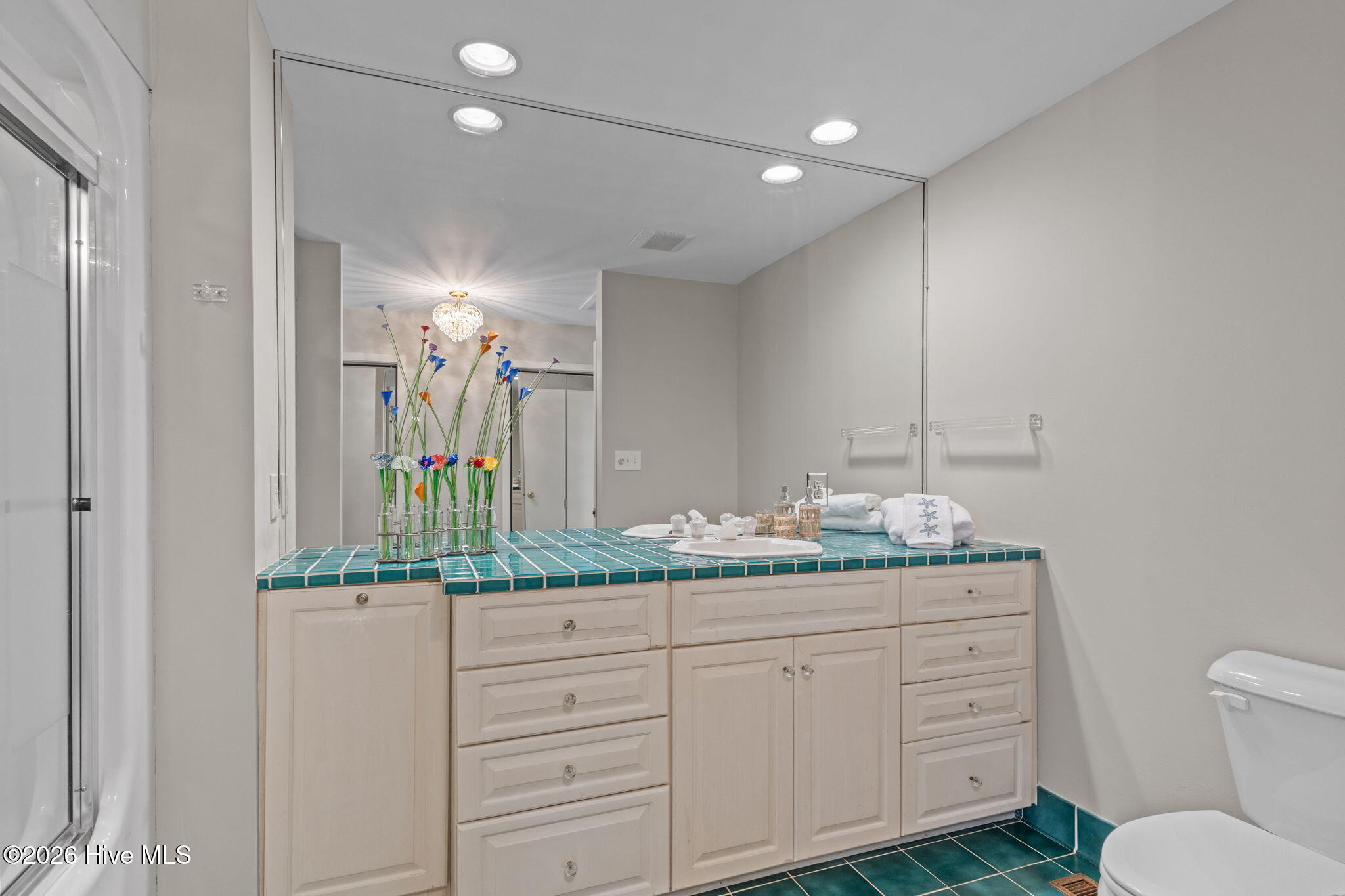 100564648 | Photo 26