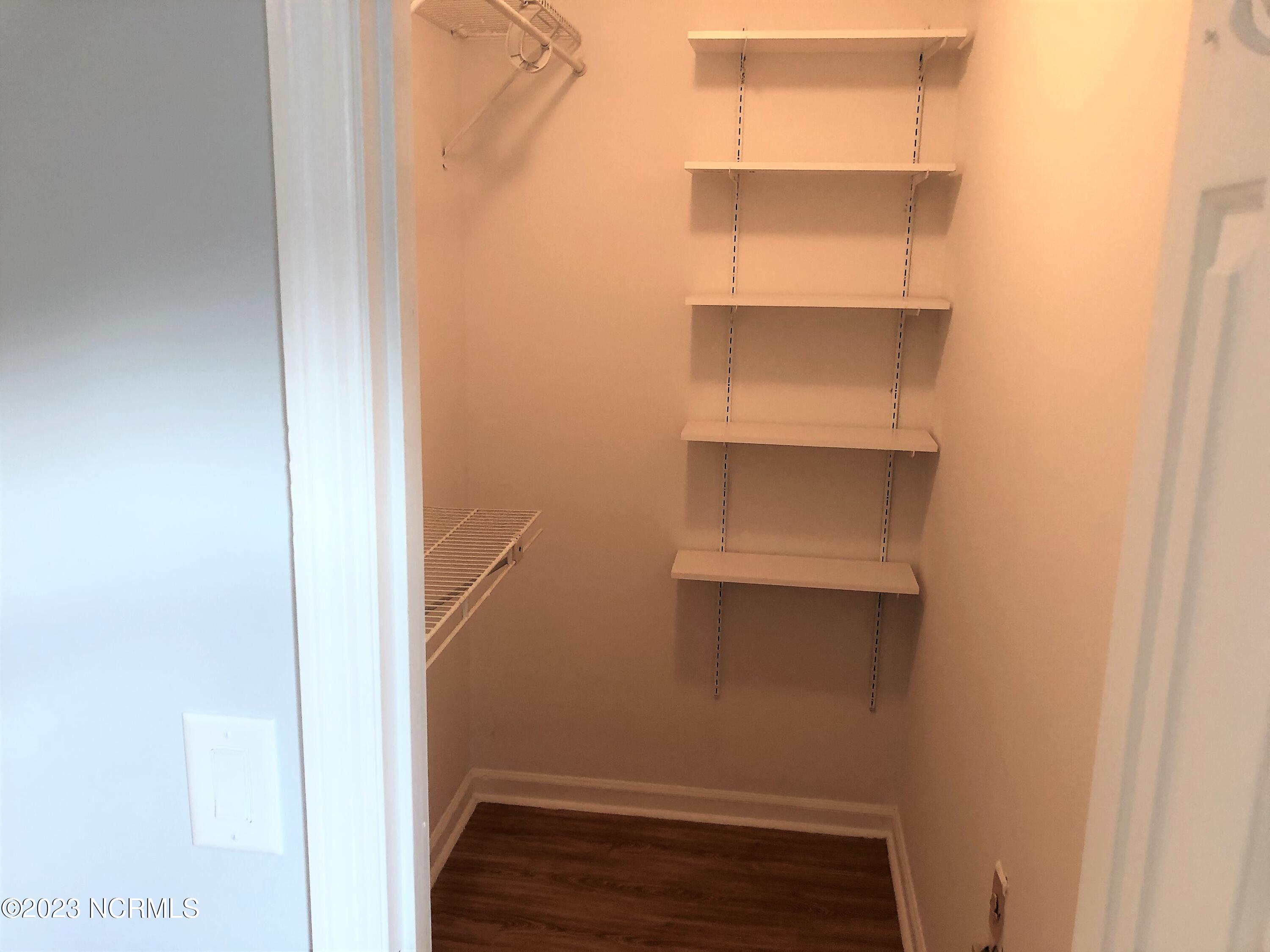 100534832 | Photo 19