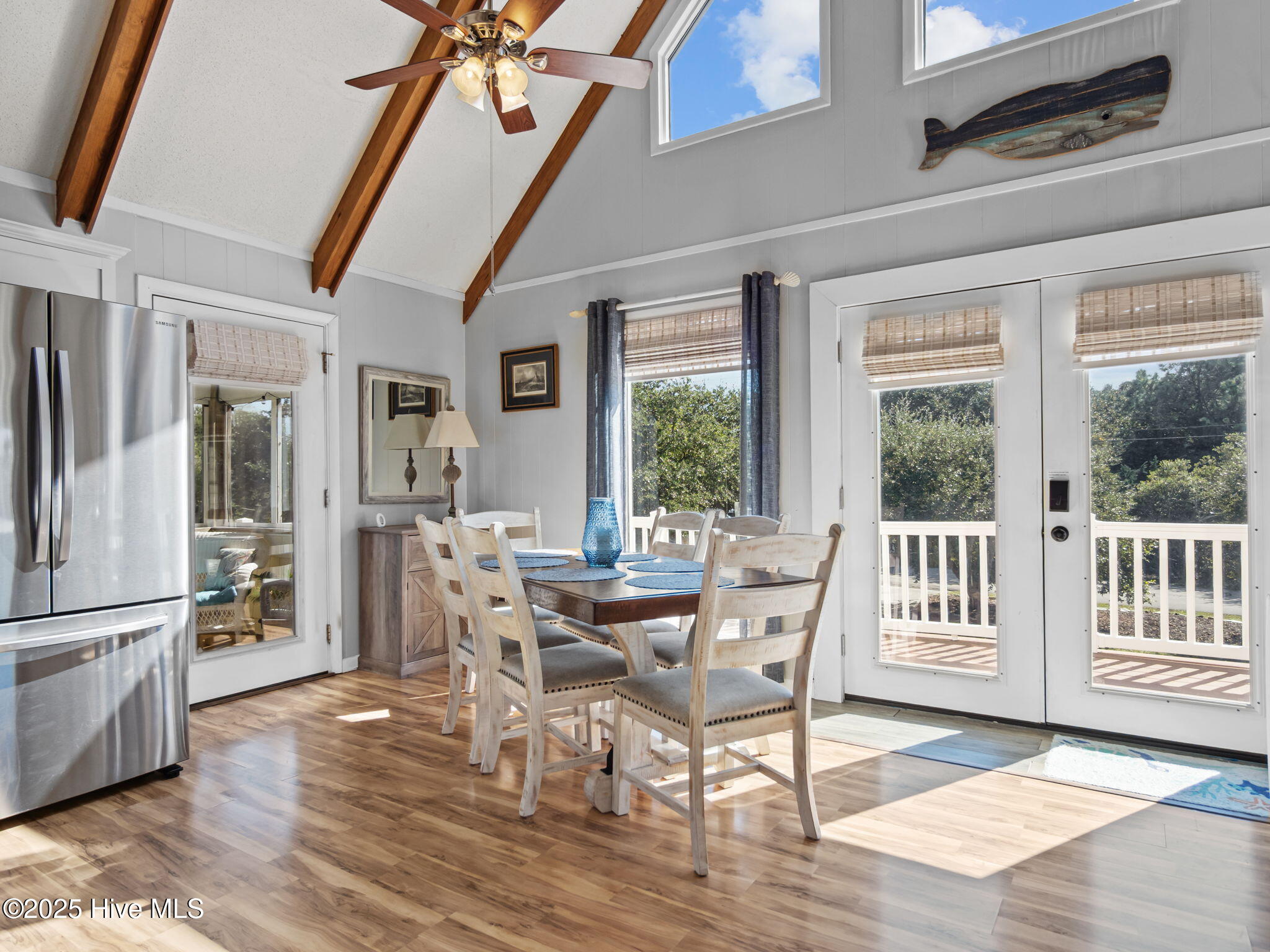 100537997 | Photo 15