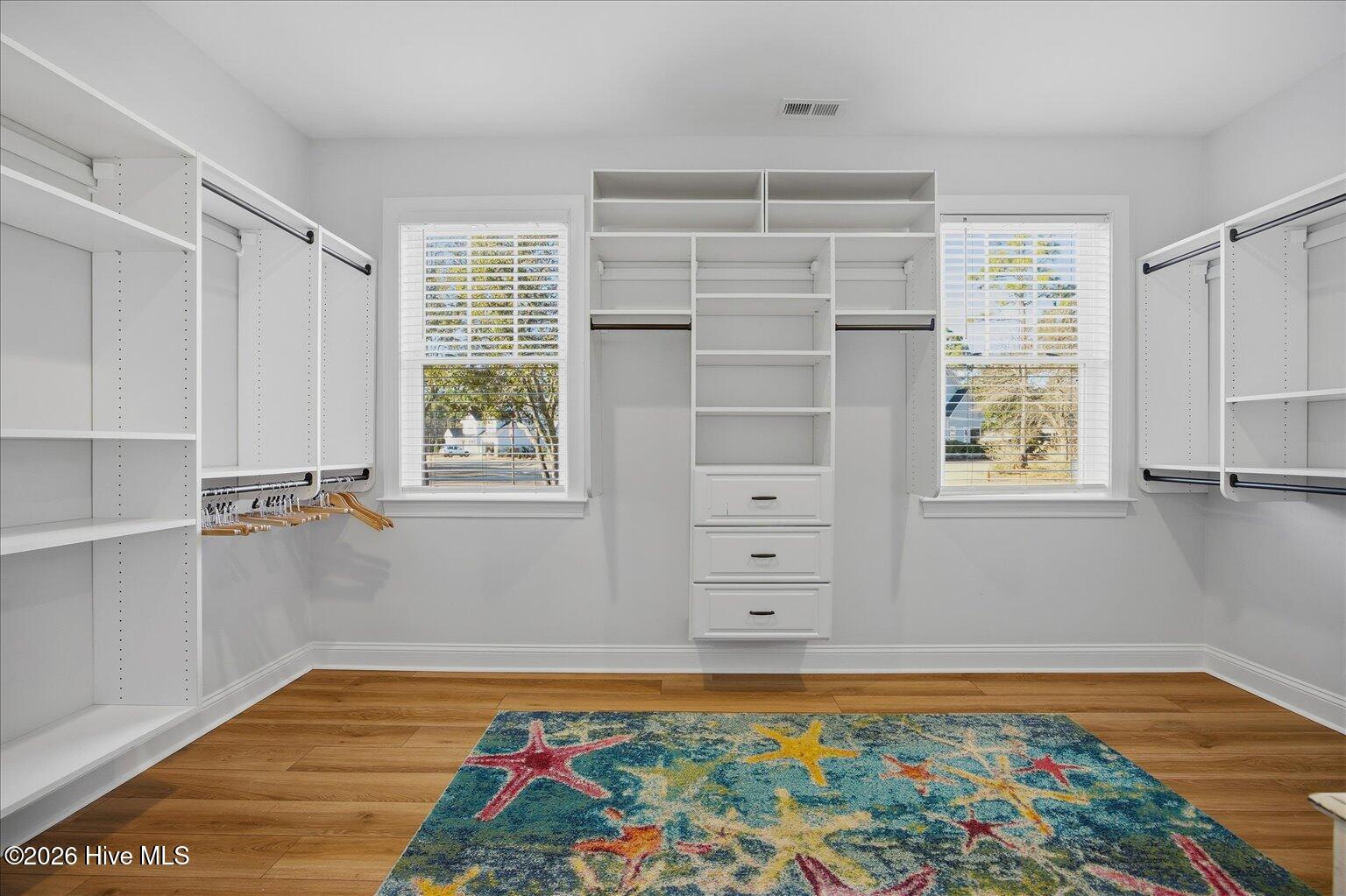 100550413 | Photo 15