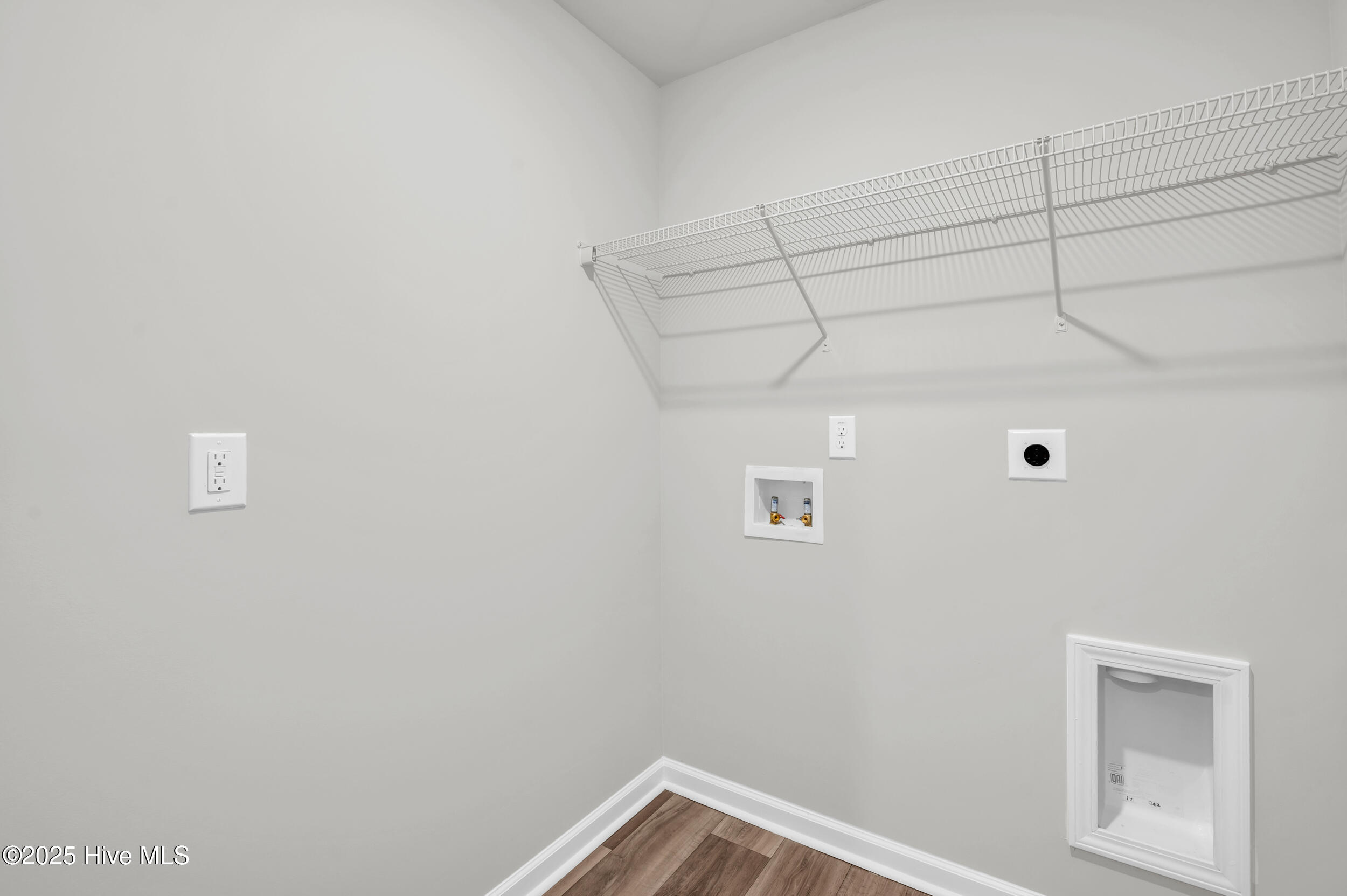 100544665 | Photo 24