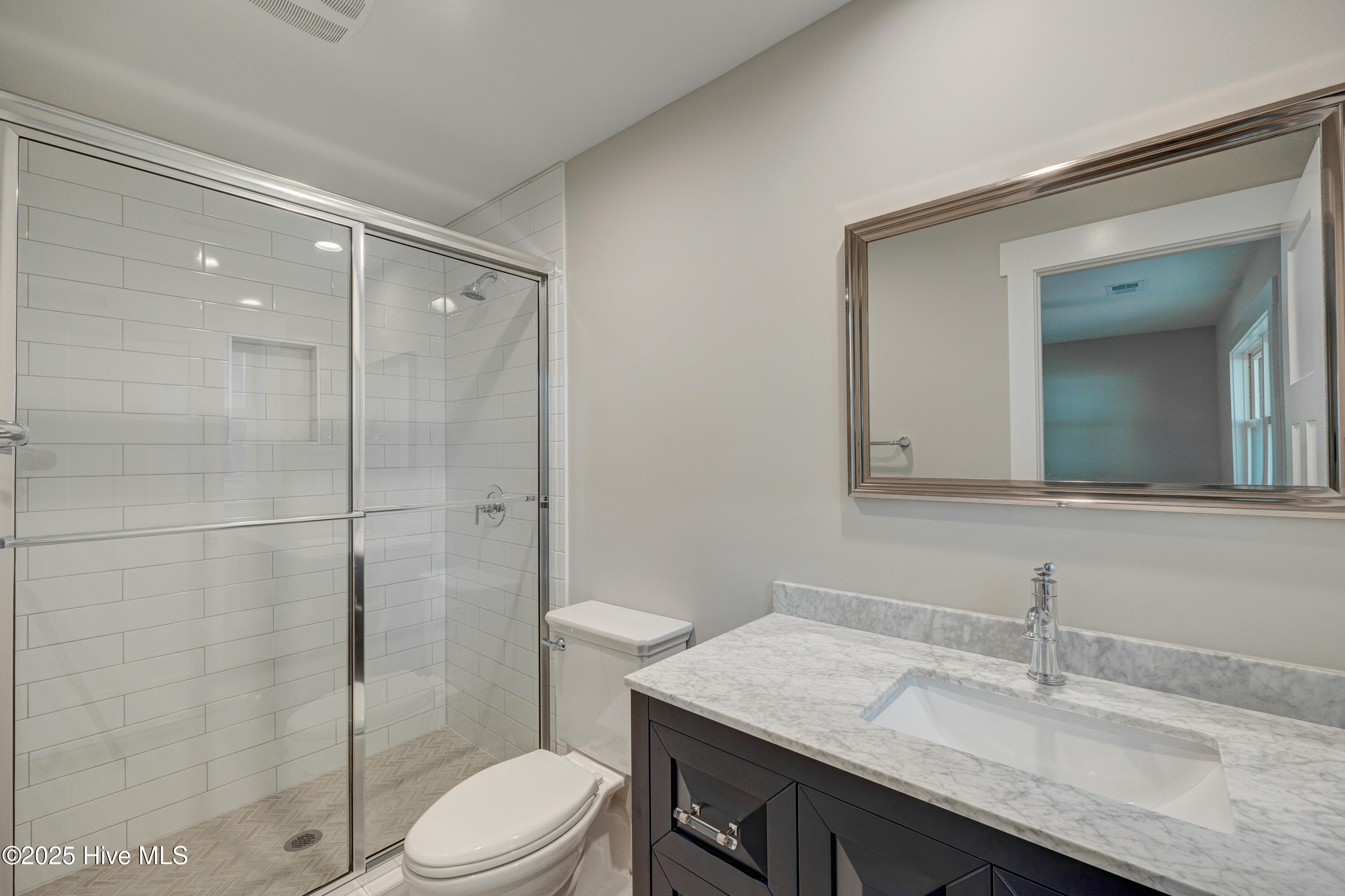 100534169 | Photo 24