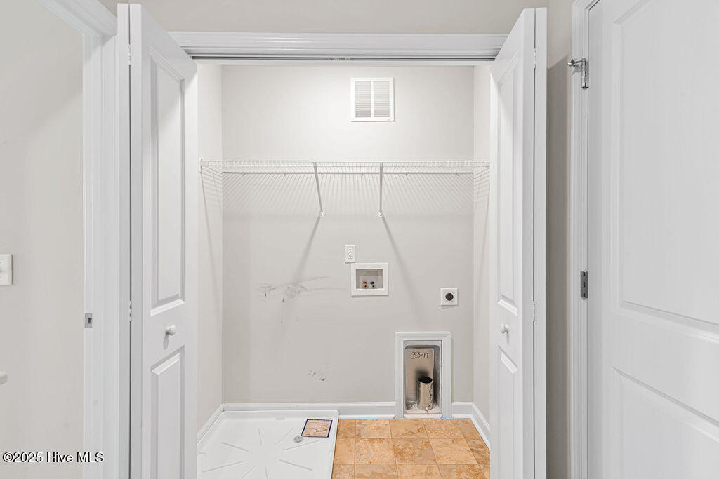 100545435 | Photo 25