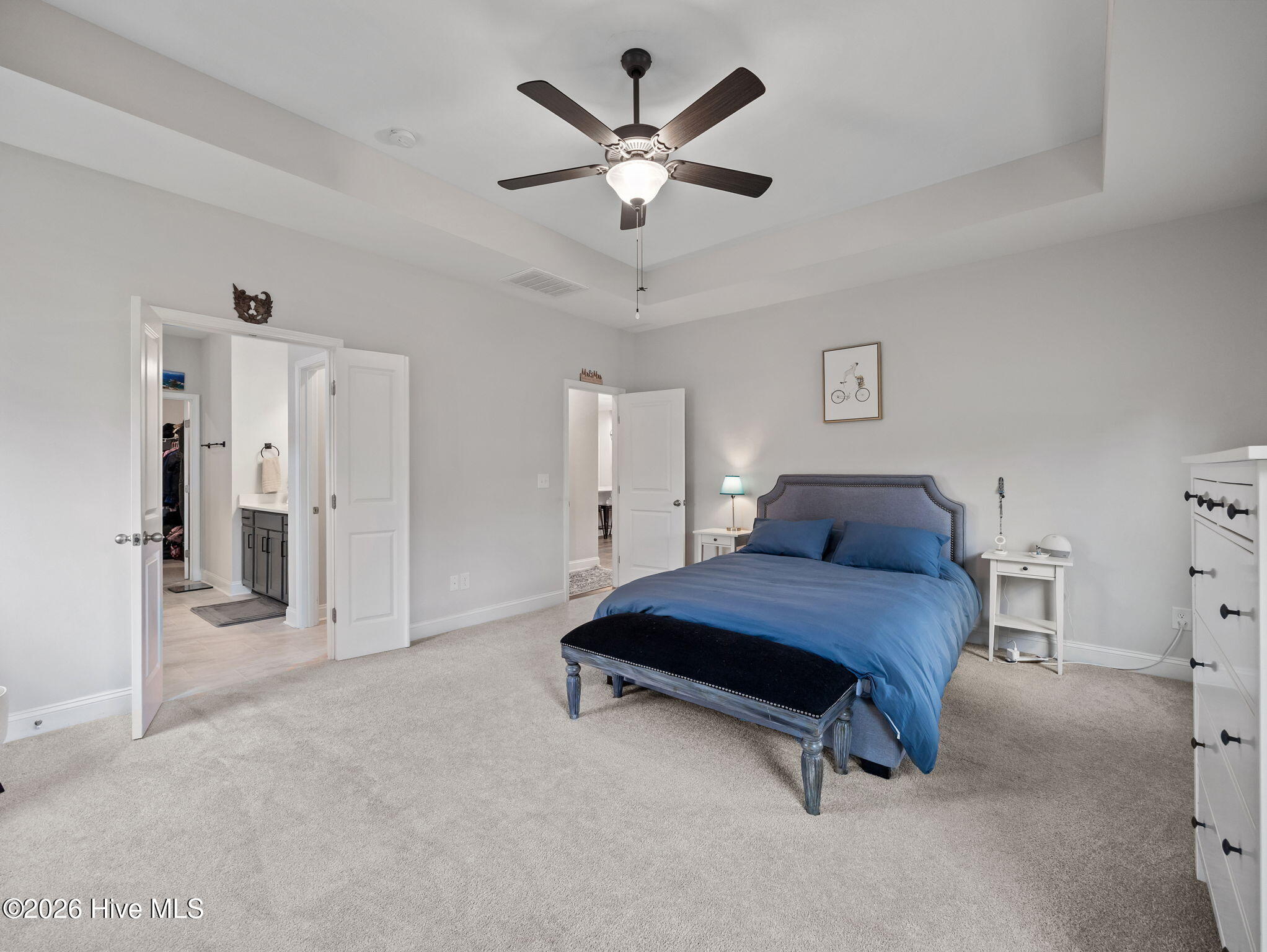 100562979 | Photo 17