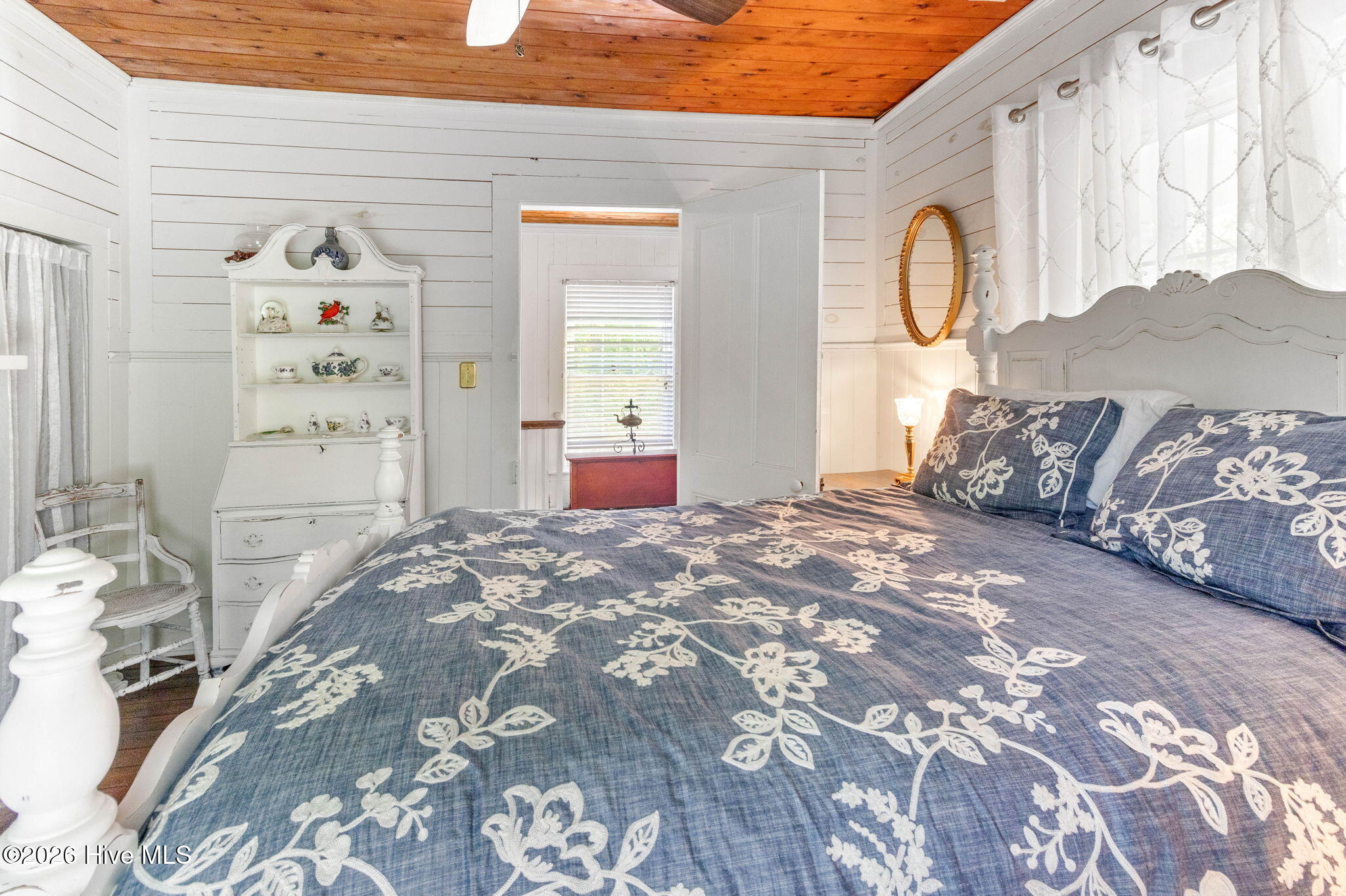 100554921 | Photo 38