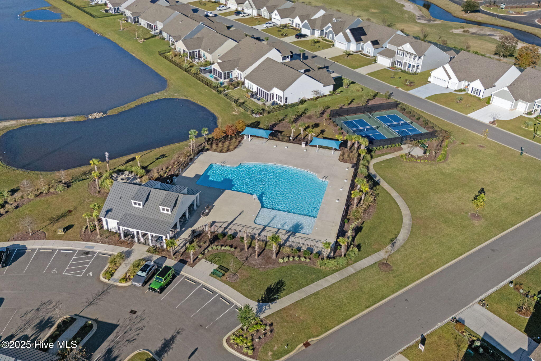 100540818 | Photo 42