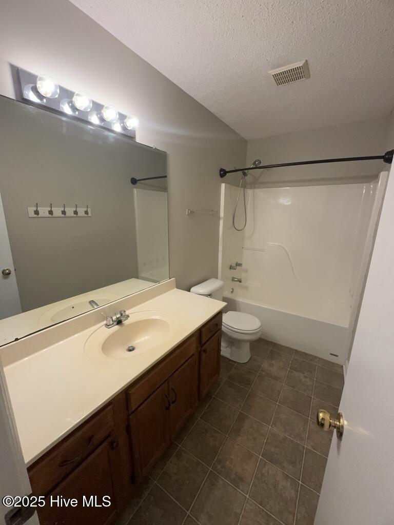 100541105 | Photo 10